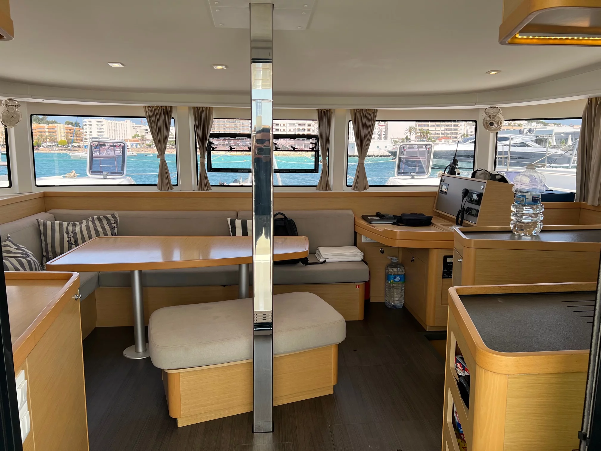 Lagoon 42 (Genista II) Interior image - 10