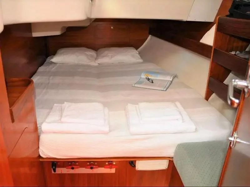 Oceanis 440 (Cabin 2 - Stern cabin - 2 persons  (Xanemos))  - 1