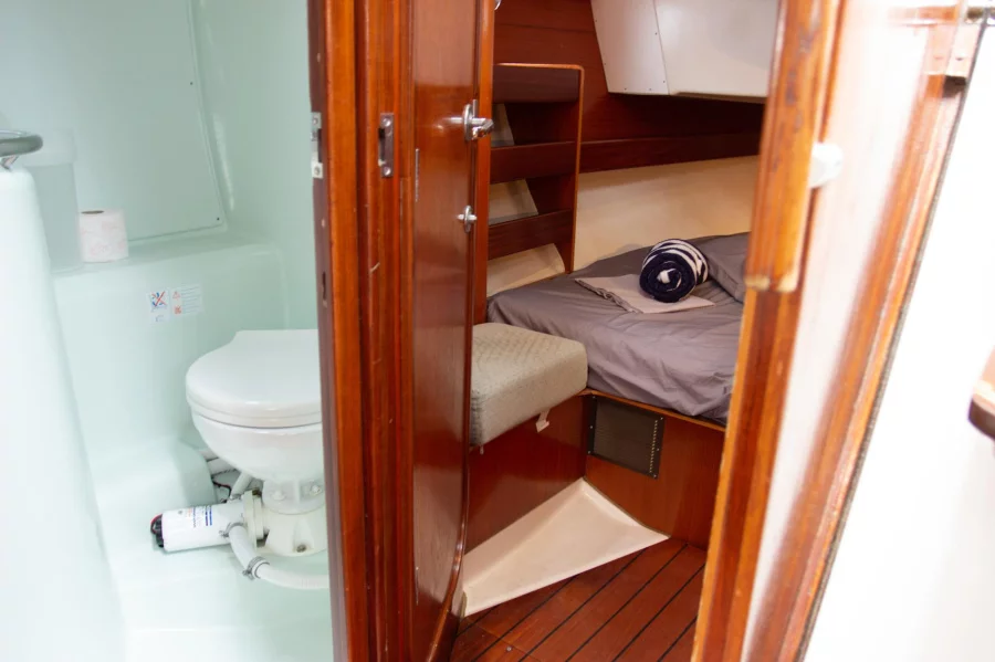 Oceanis 440 (Cabin 1 - Forward cabin - 2 persons (Xanemo))  - 5