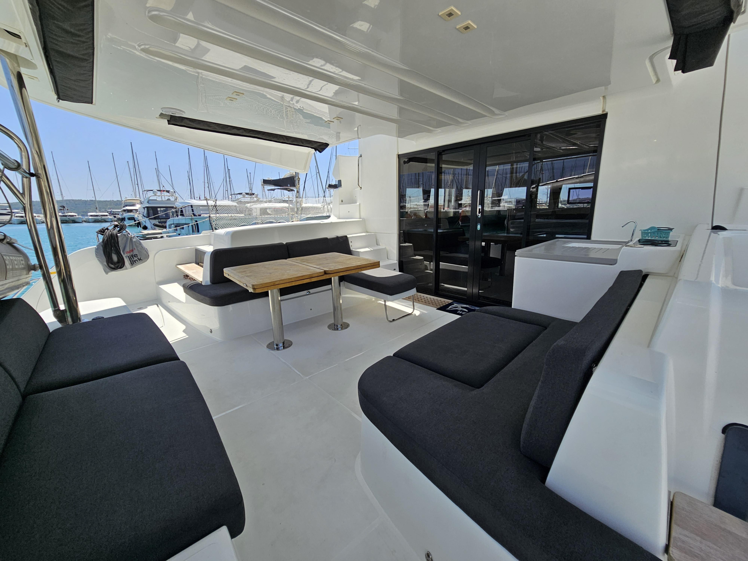 Photo #5 - Lagoon 50 Fly (MILA) in Trogir - 8145