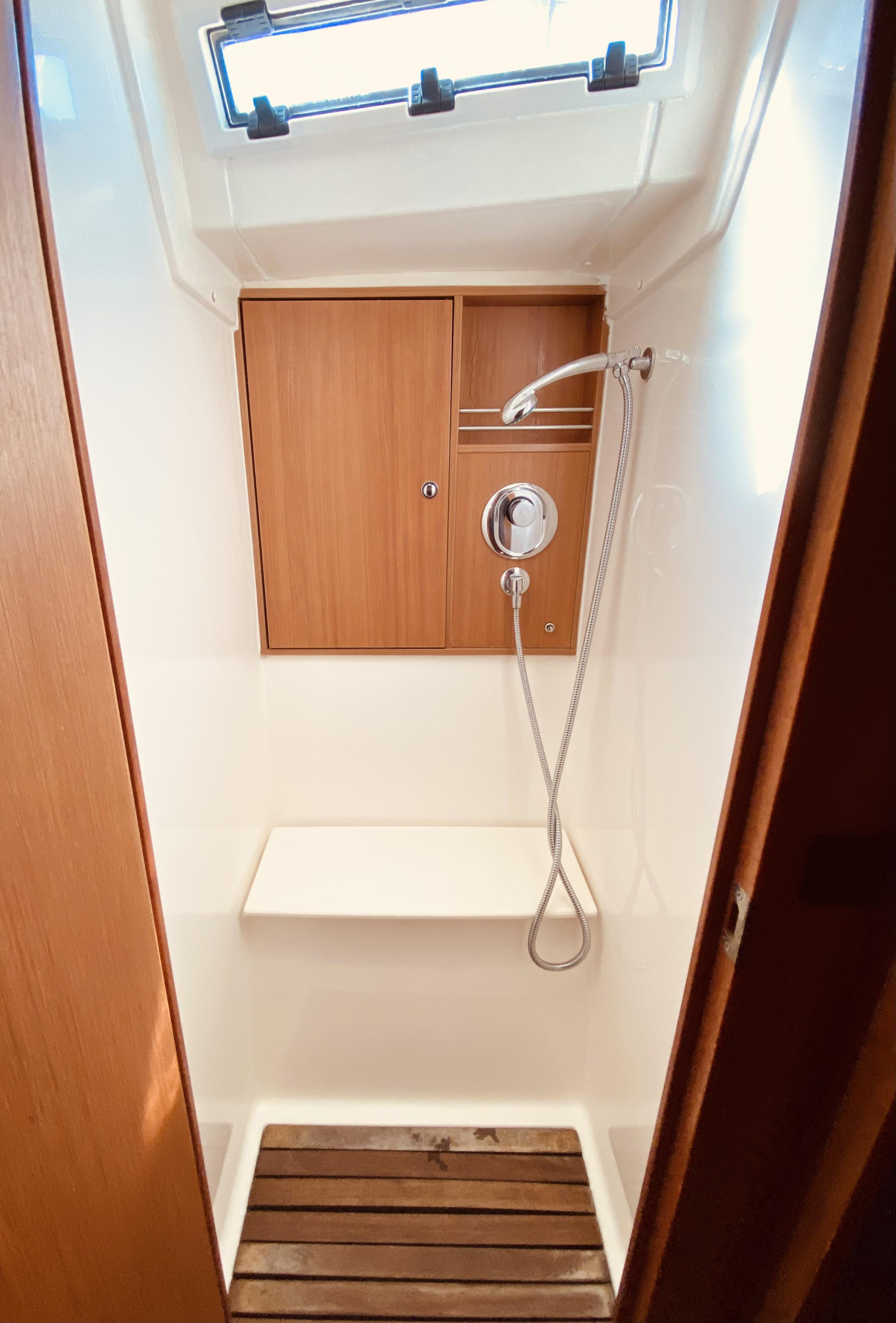 Photo #10 - Bavaria Cruiser 45 (Rachelle (Pax 9)) en Lefkada - 7054