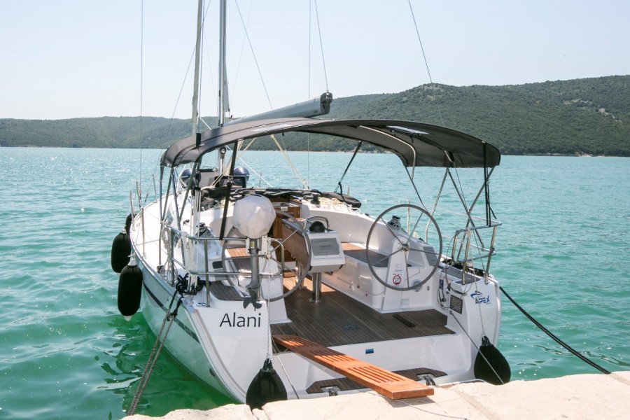 Photo #11 - Bavaria Cruiser 37 (ALANI) in Pula - 20373