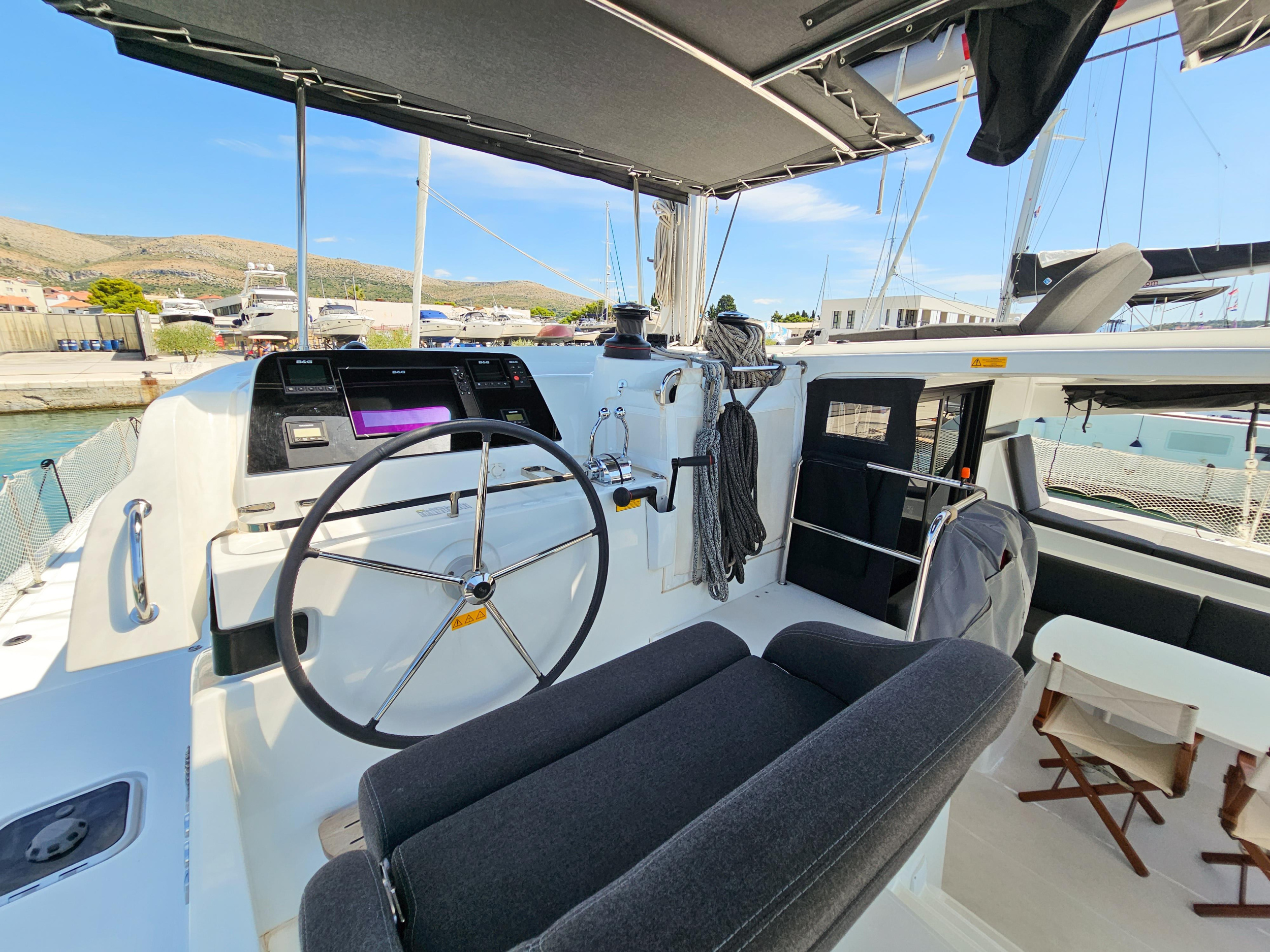 Photo #8 - Lagoon 42 (NERA) in Trogir - 16617