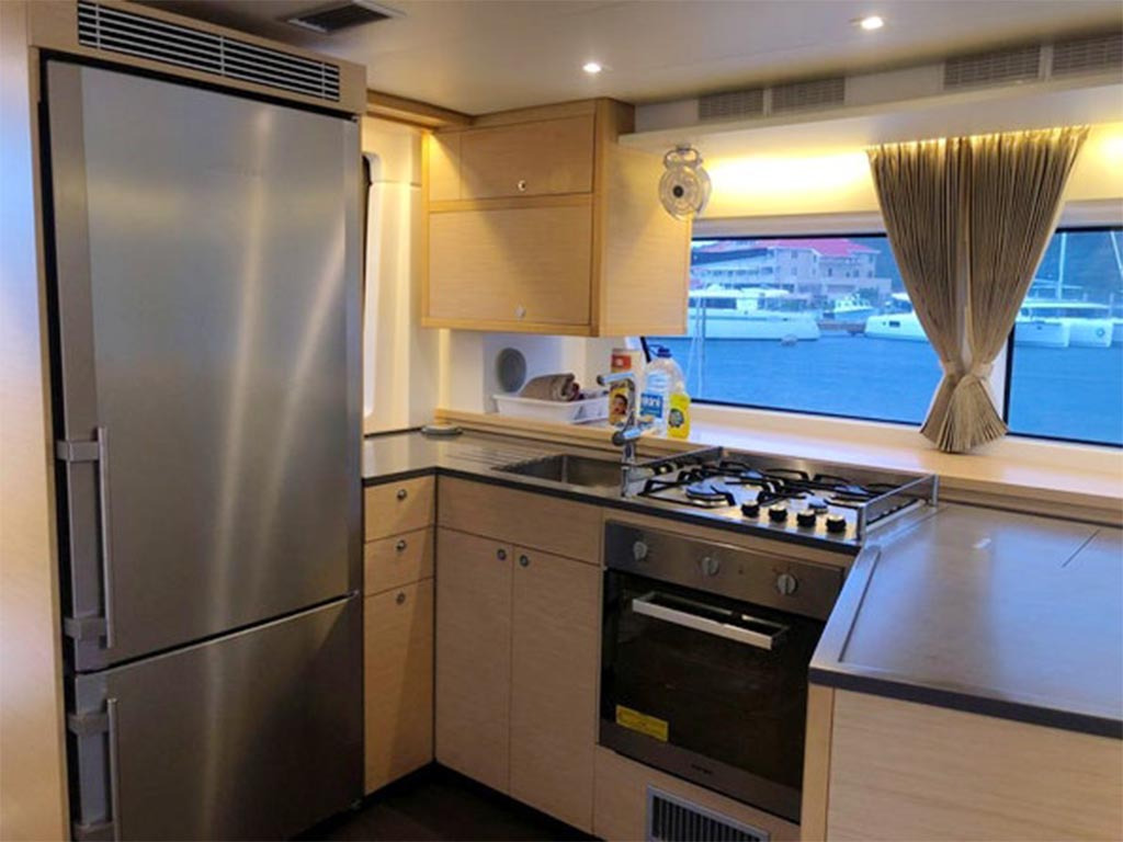 Photo #5 - Lagoon 52 - 6 Cabin (Queen of Hearts ( - - Refit 2022)) in Athen - 20372