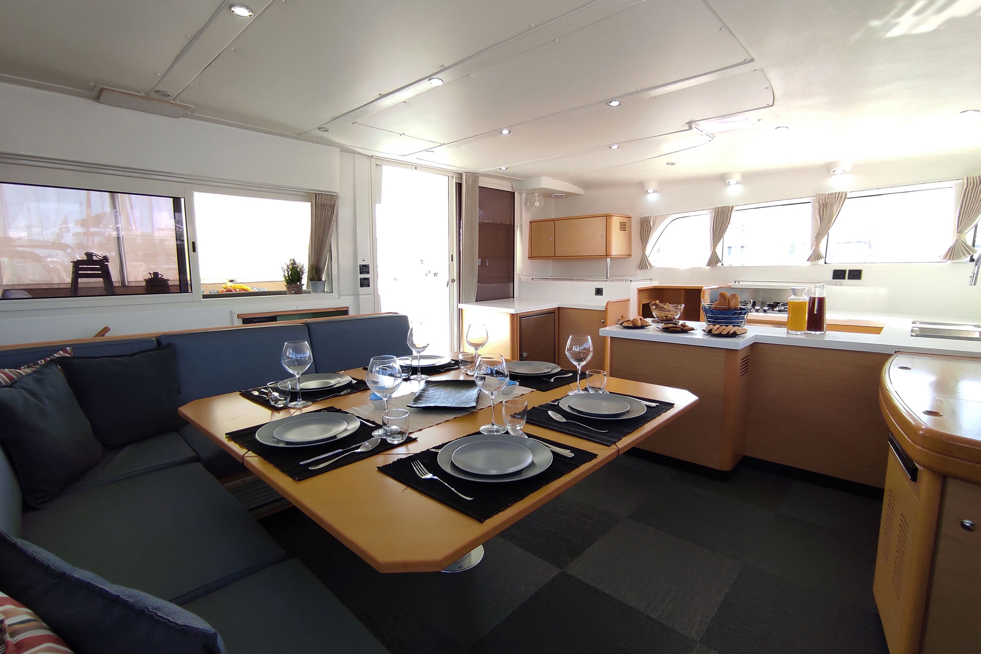 Photo #8 - Lagoon 500 (The Big Deal - ( - - Refit 2021)) en Atenas - 12048