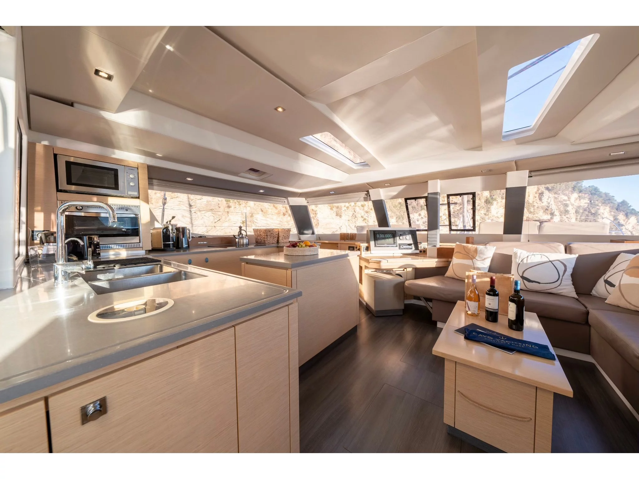 Saba 50 (IZABELLA) Interior image - 12