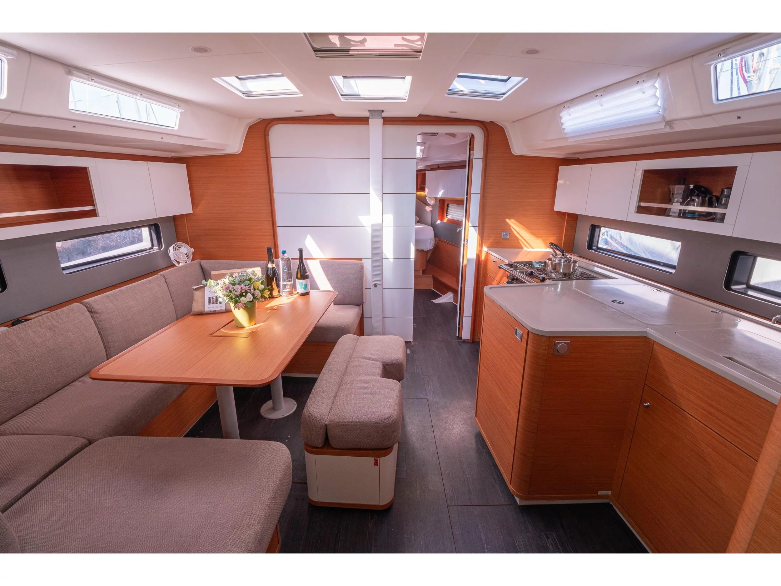 Dufour 41 (First Song) Interior image - 8