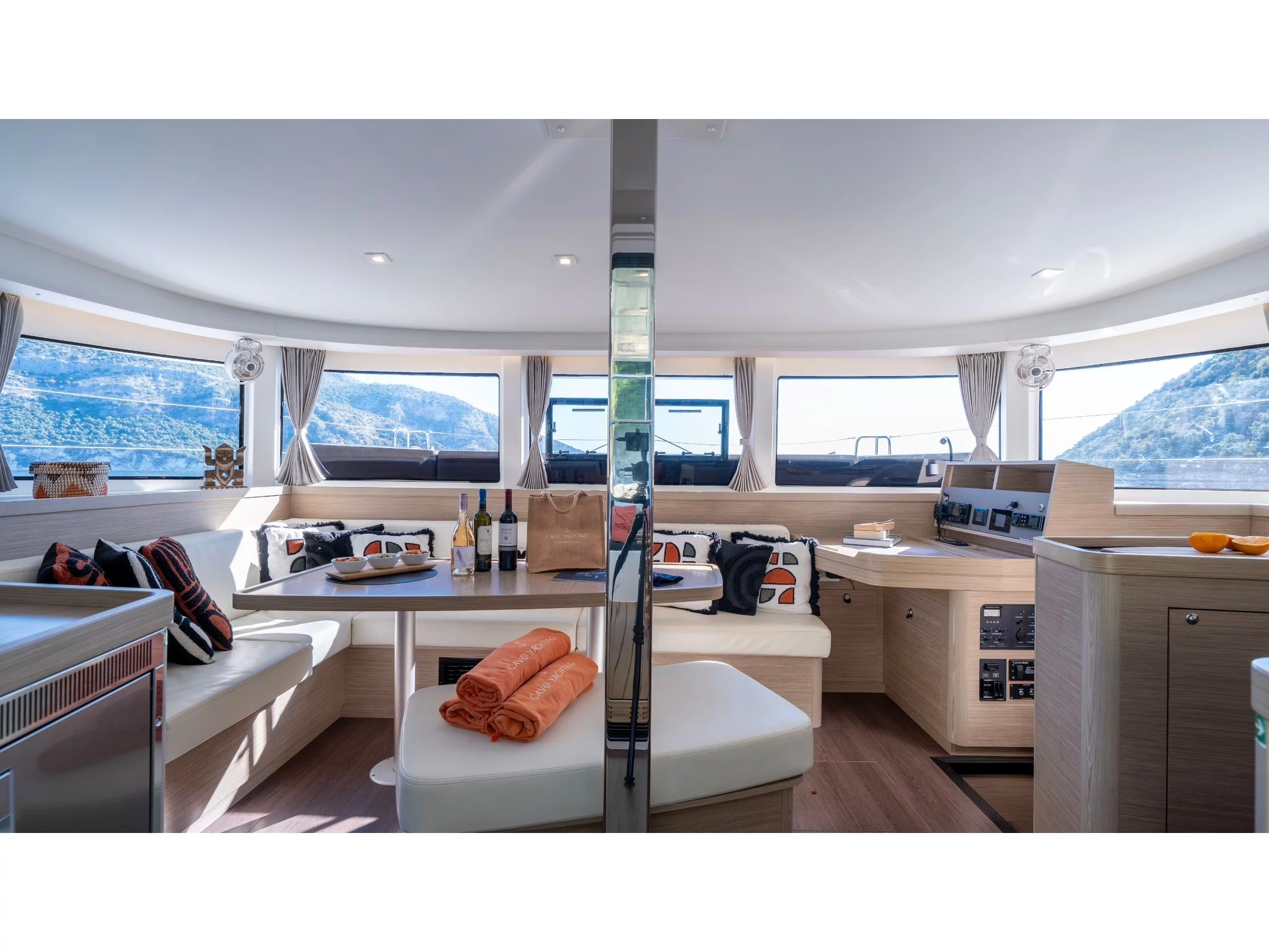 Lagoon 42 (INCA) Interior image - 24