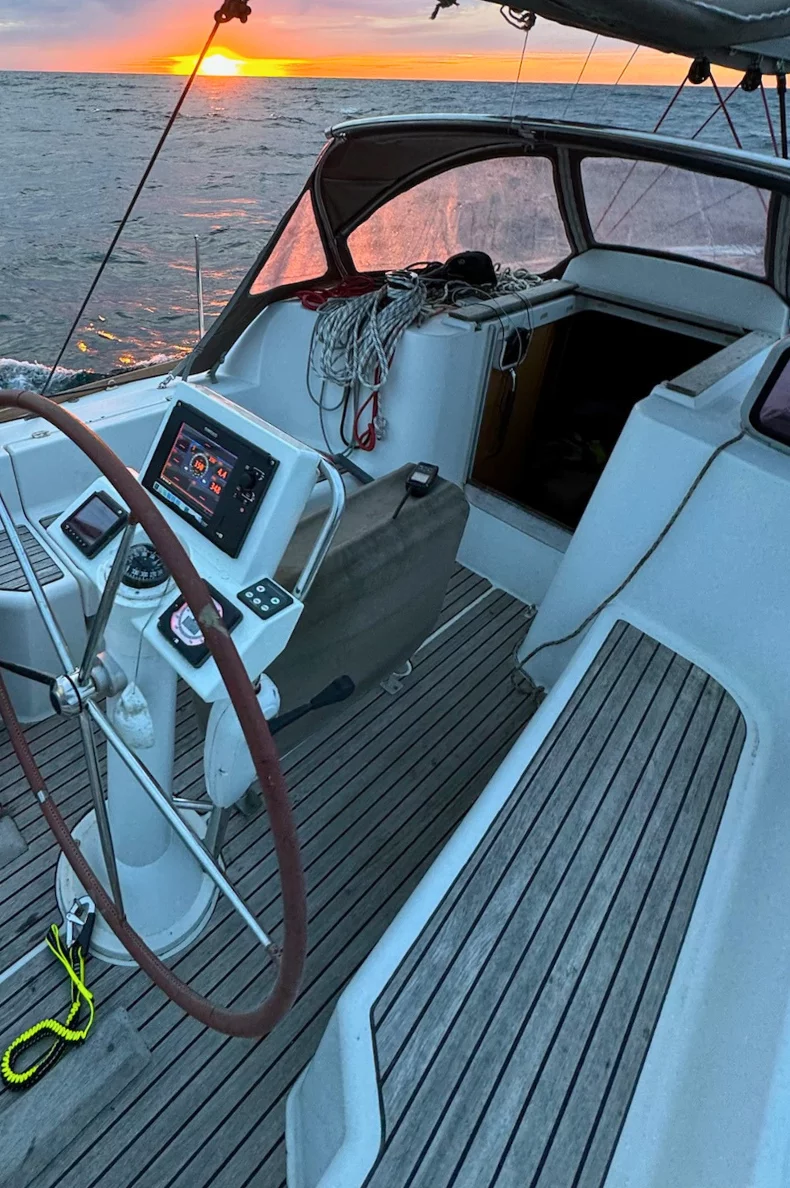 Sun Odyssey 33i (Cathy)  - 8