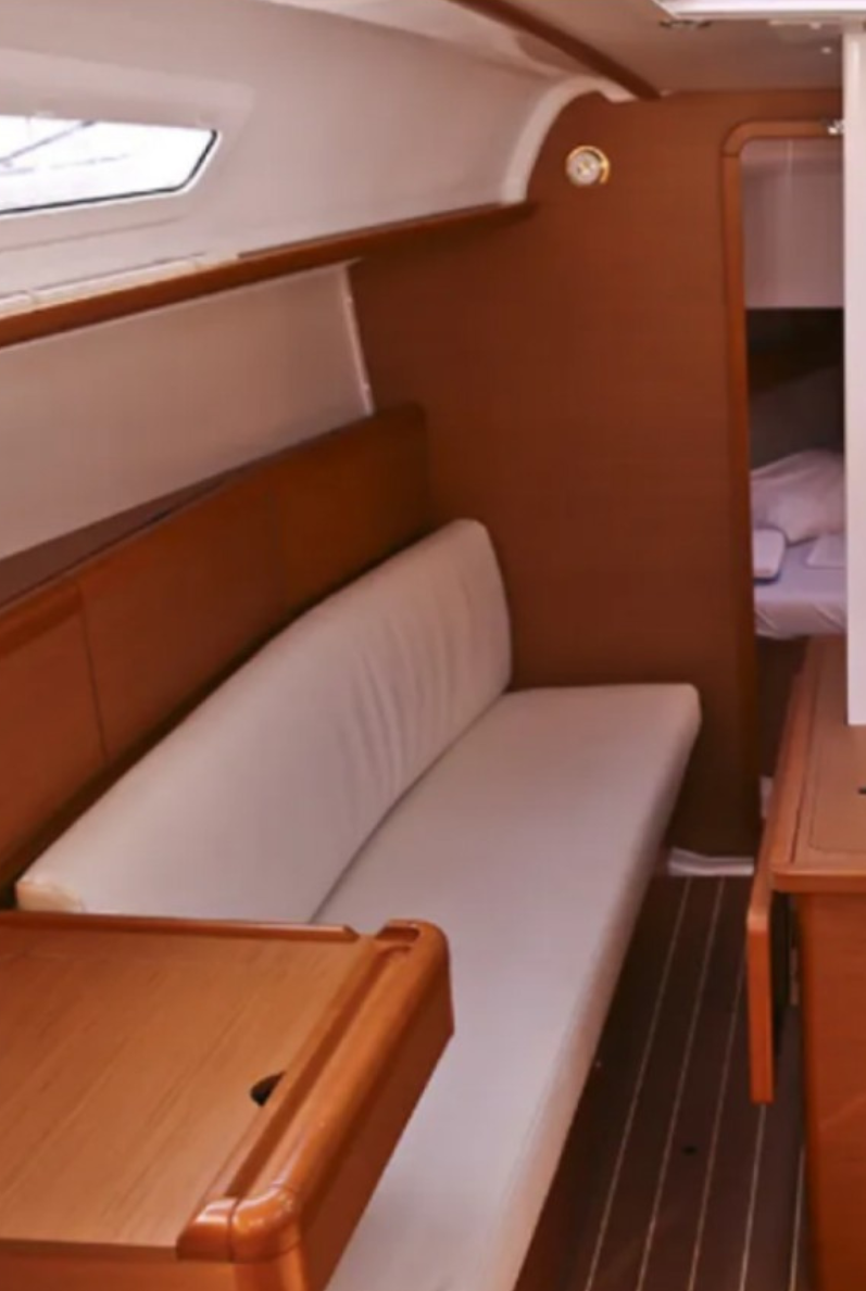 Photo #11 - Sun Odyssey 33i (Cathy) in La Rochelle - 21462