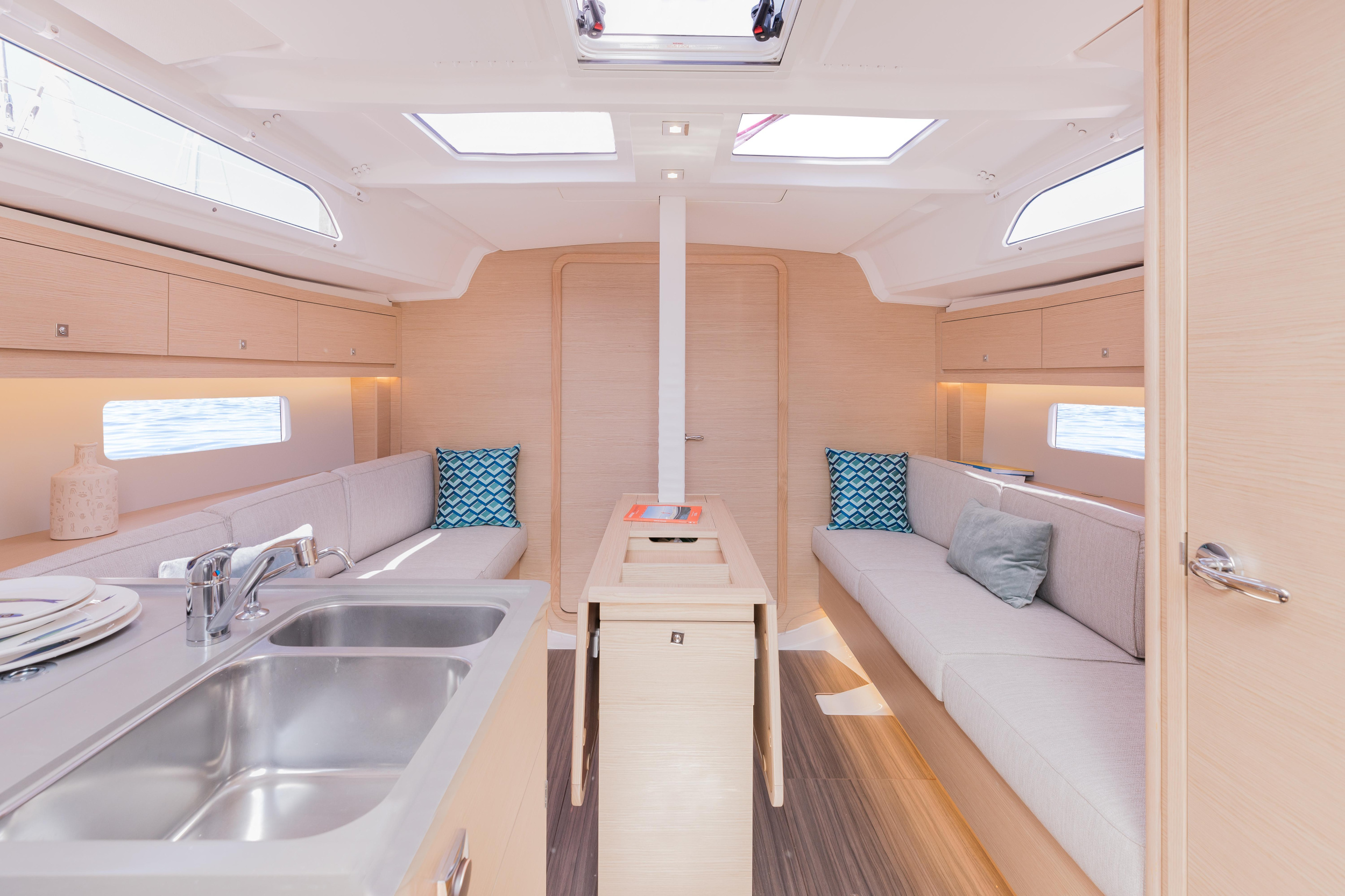 Photo #17 - Dufour 37 () in Marina - 20490