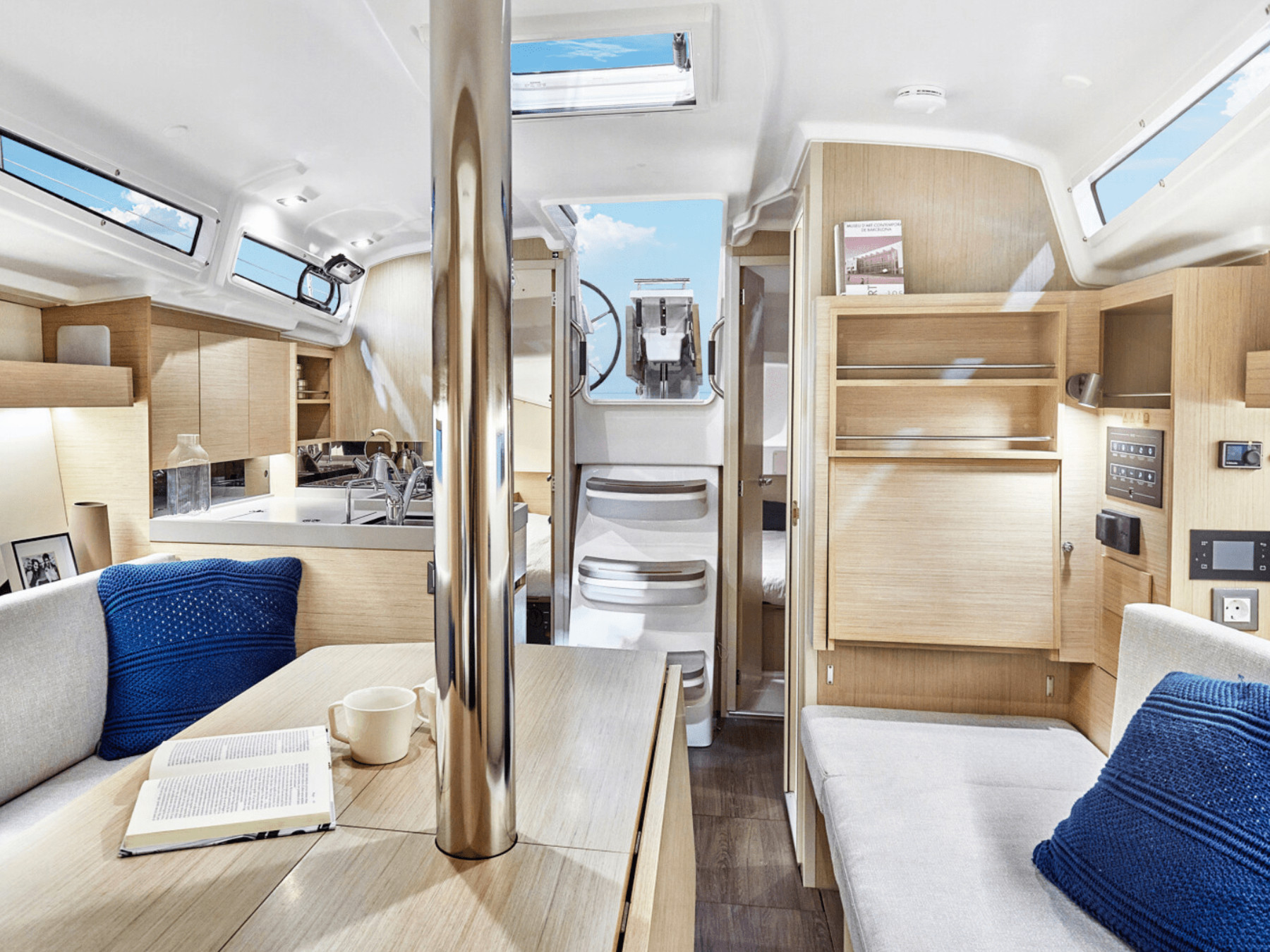 Photo #4 - Oceanis 34.1 () in Yachthafen - 20529
