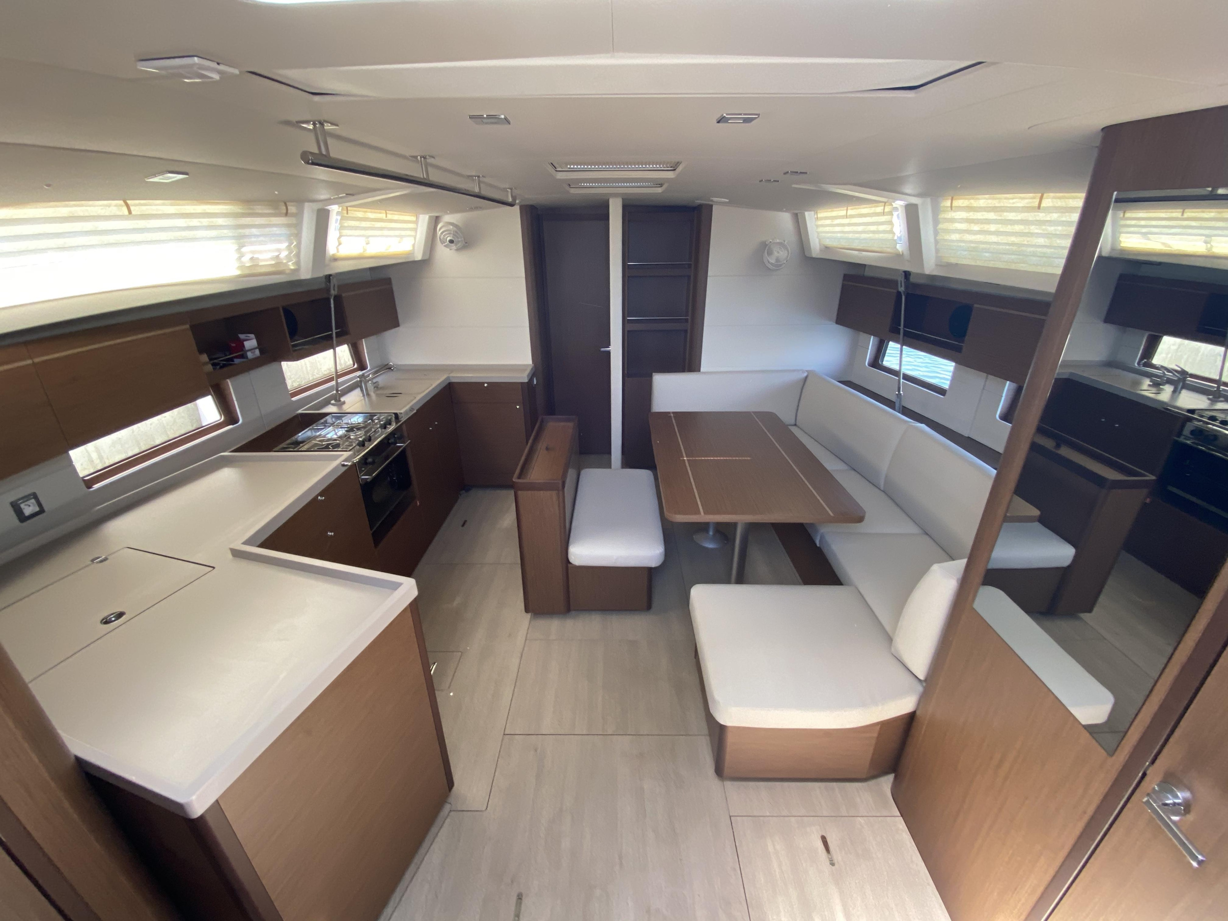 Photo #6 - Oceanis 46.1 (Yess Boss (First Line)) in Teneriffa - 11331