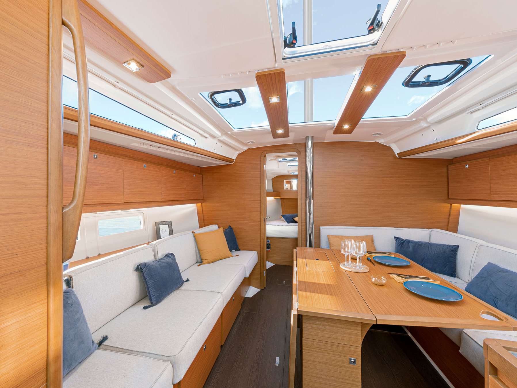 Photo #9 - Dufour 390 Grand Large (Cordelia) in Marmaris - 20577