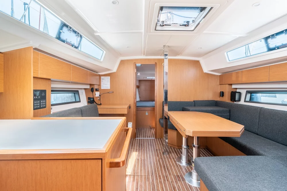 Bavaria C42 (Avra)  - 19