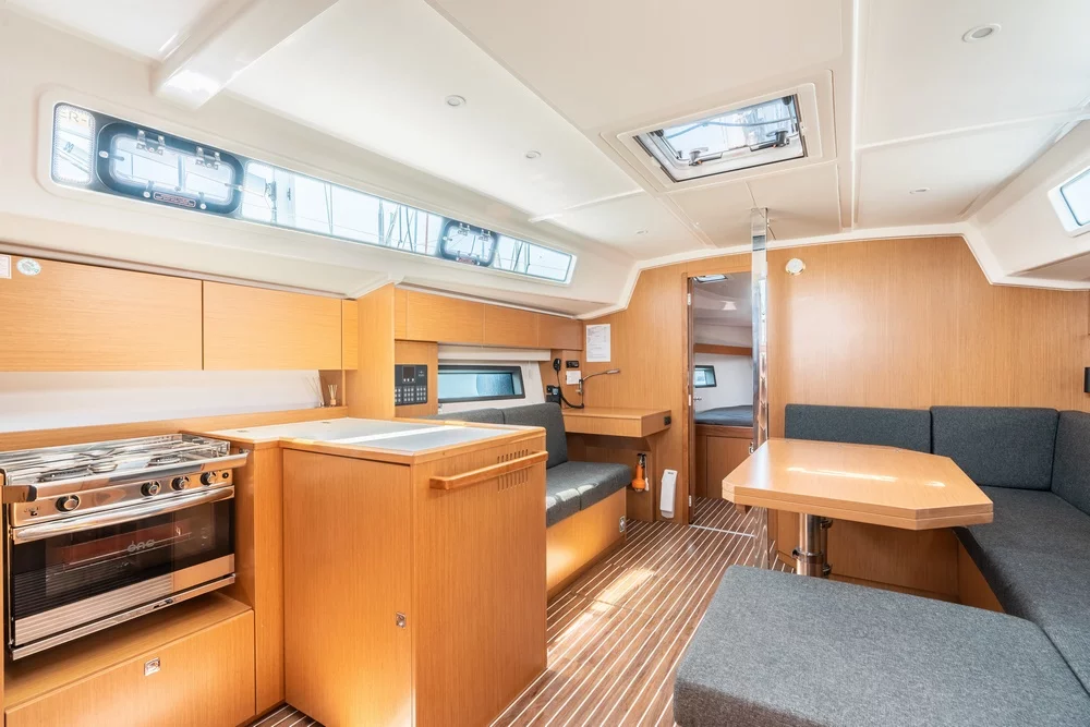 Bavaria C42 (Avra)  - 15