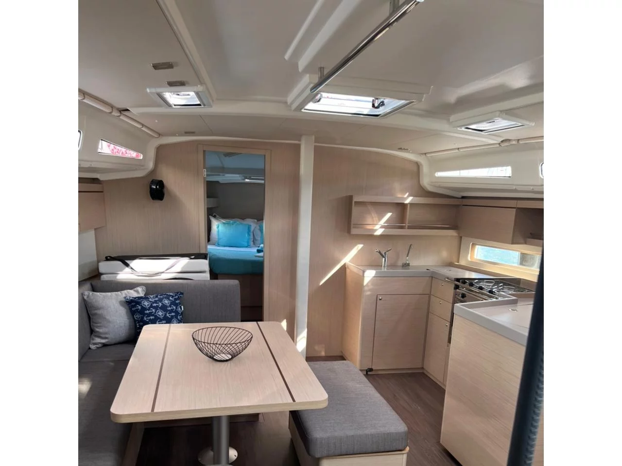 Oceanis 40.1 (Saiph (Electric Heads, Inverter)) Interior image - 6