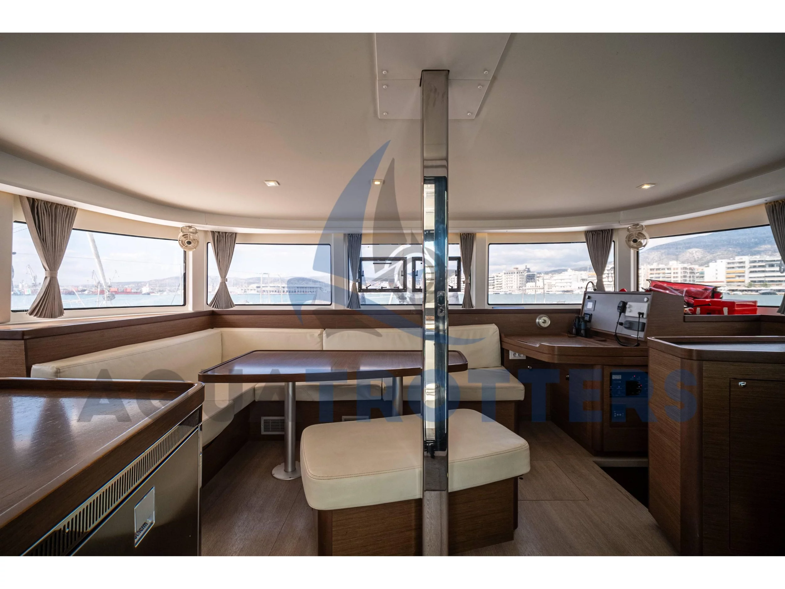 Lagoon 42 (SILENCE ( and )) Interior image - 4