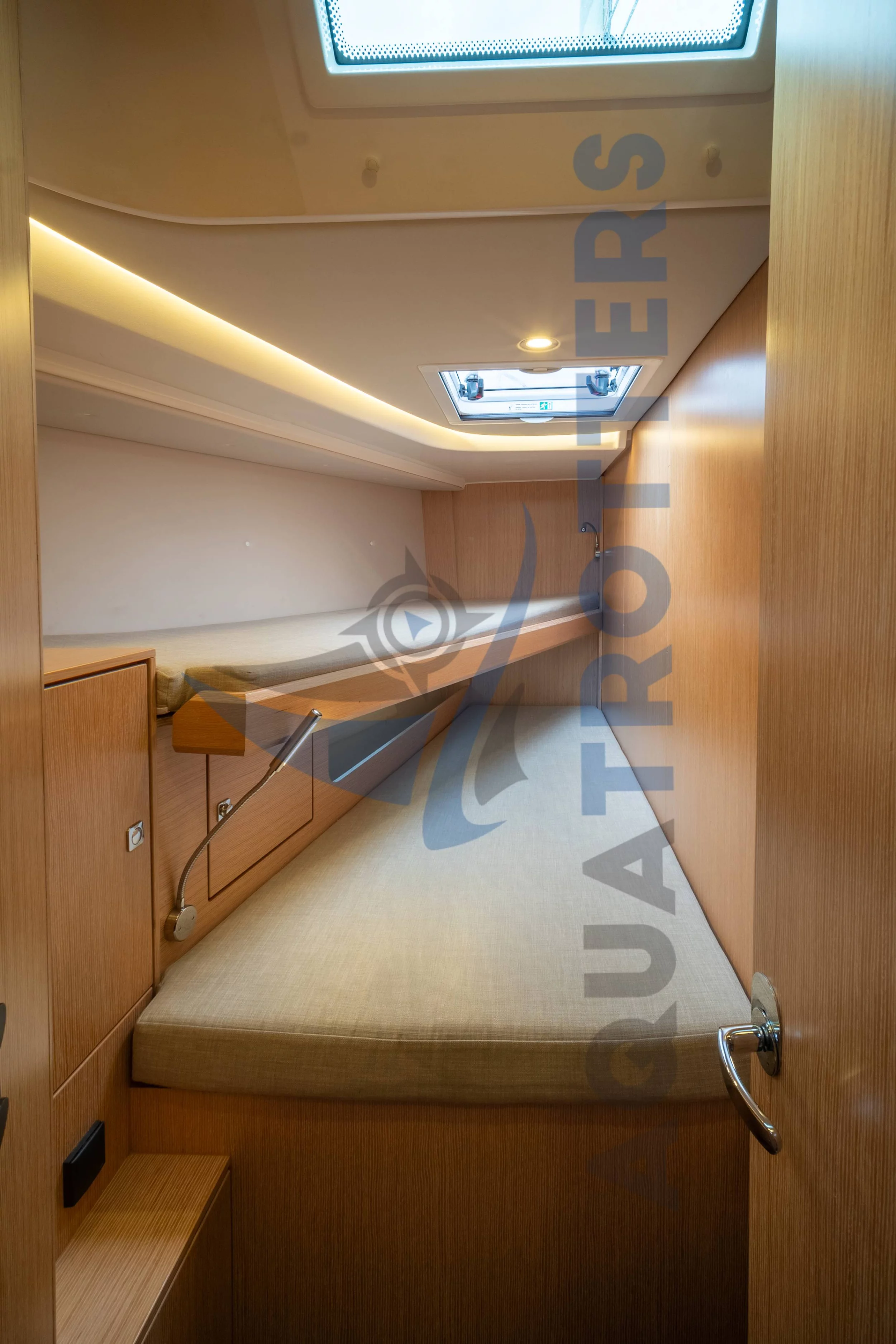 Bavaria C45 (Silver III)  - 6