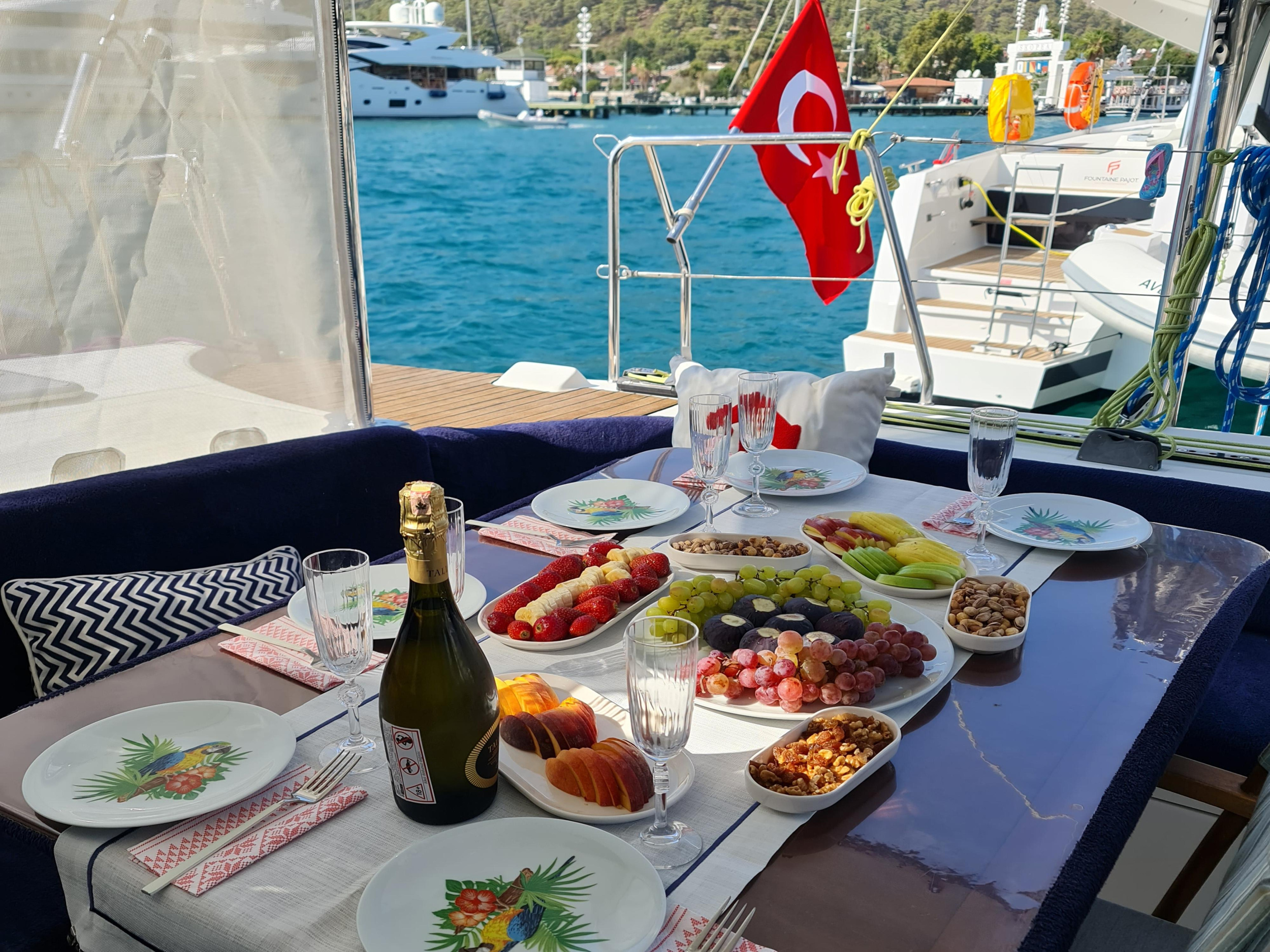 Photo #5 - Lagoon 410 S2 (Aloha) en Fethiye - 20653
