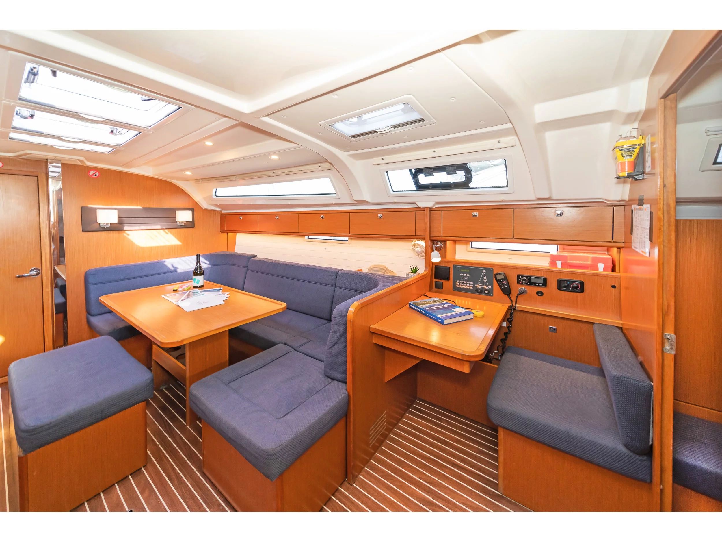Bavaria Cruiser 41 (Altair) Interior image - 7