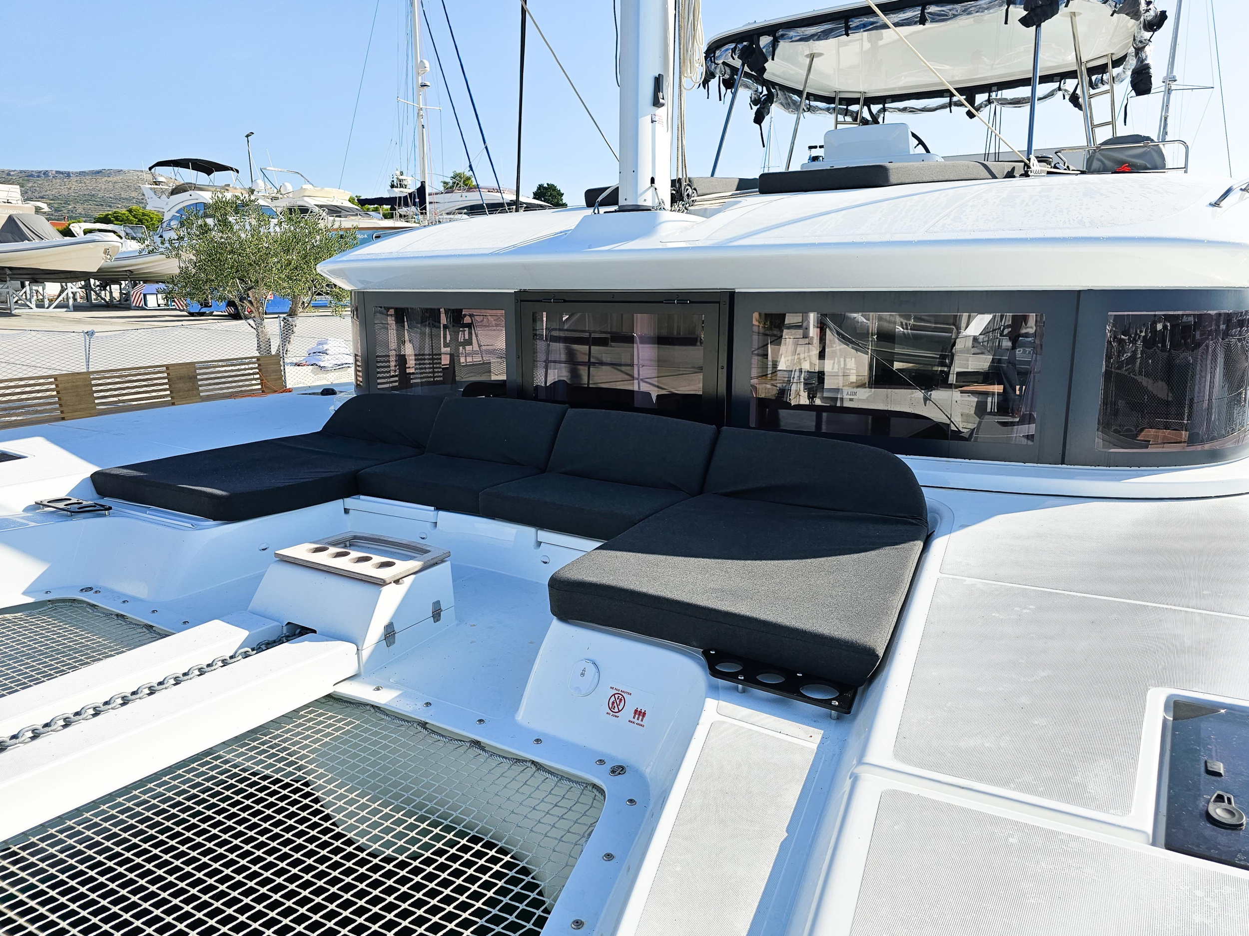 Photo #10 - Lagoon 51 Fly (Nevera) in Trogir - 18638