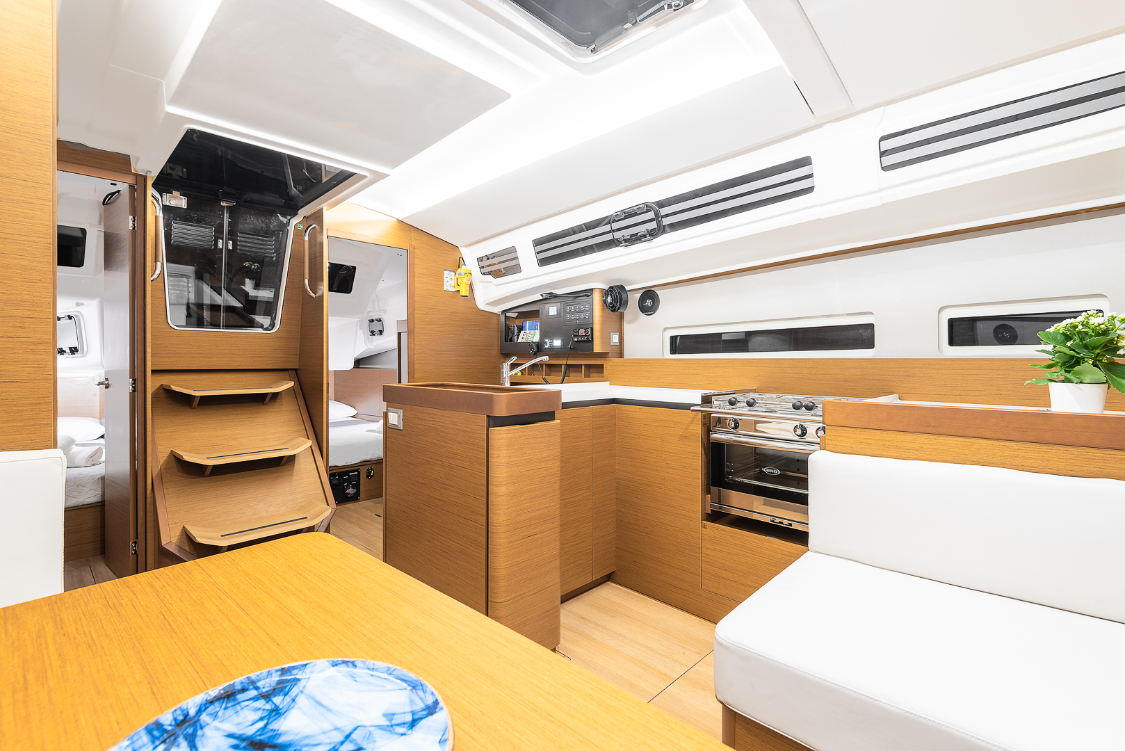 Photo #8 - Sun Odyssey 410 (Irene) in Athens - 20752