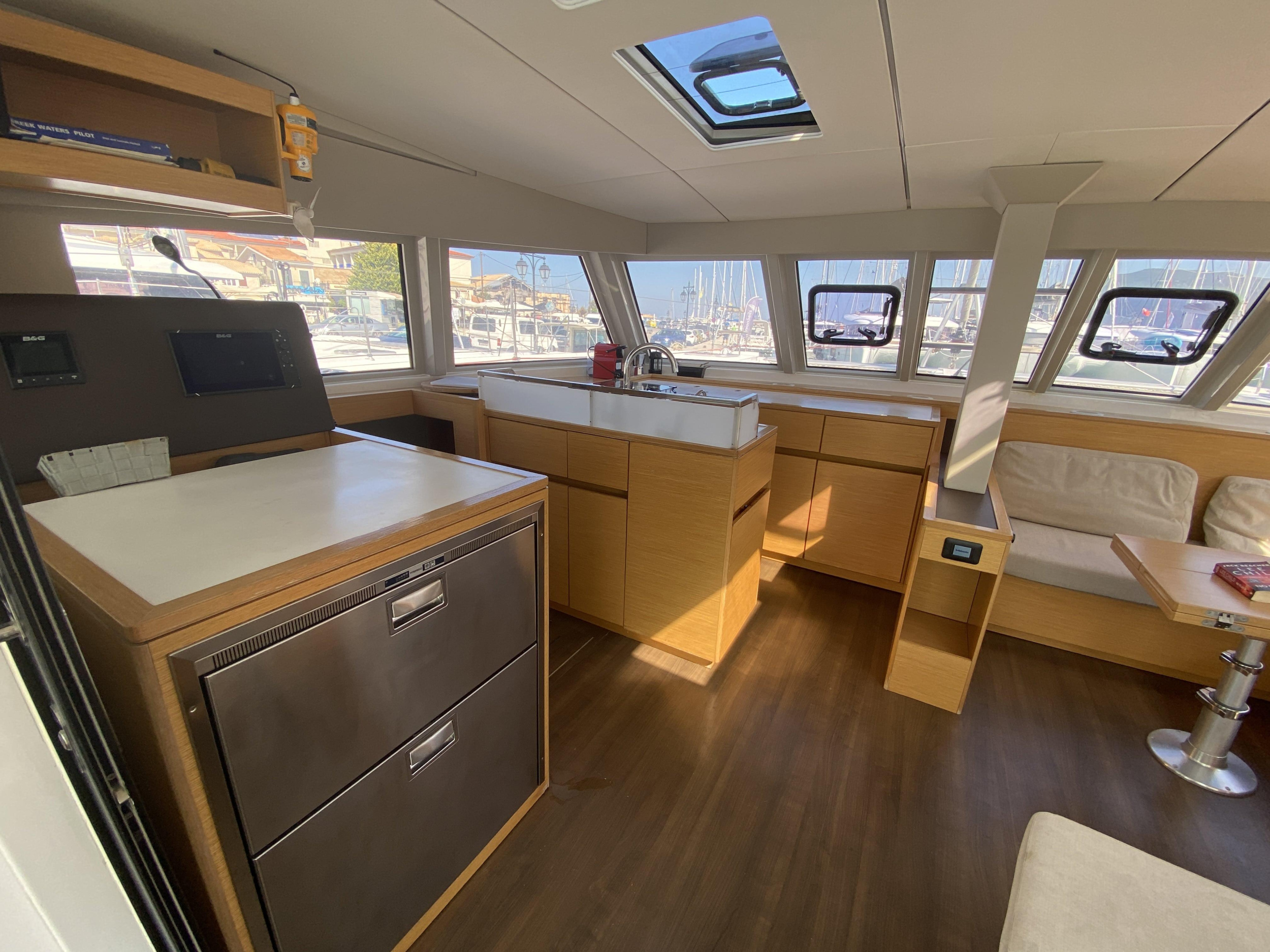 Photo #10 - Nautitech 46 Open (Open Sea) in Athen - 18589