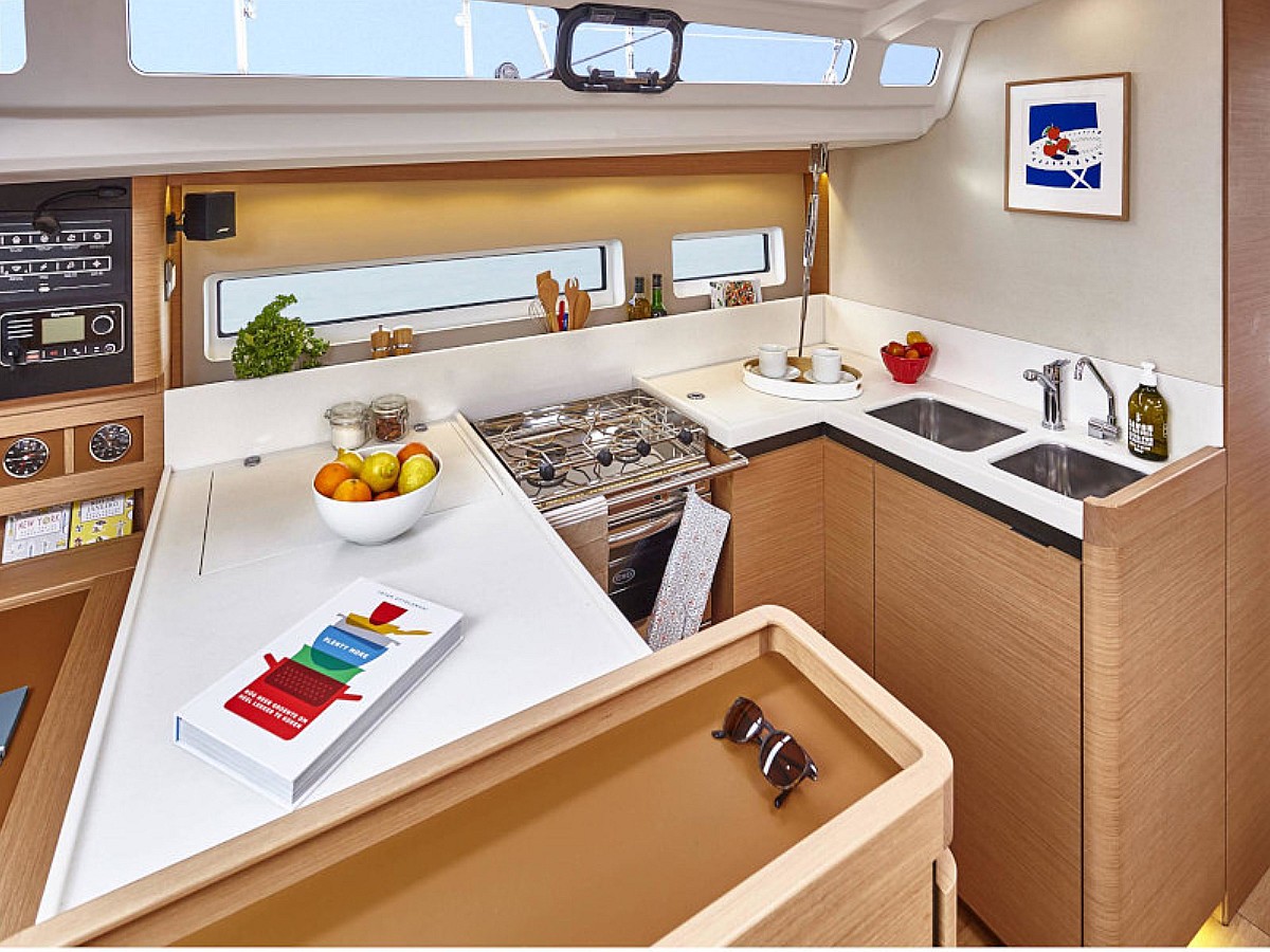 Photo #18 - Sun Odyssey 440 (Navillera) en Volos - 20806