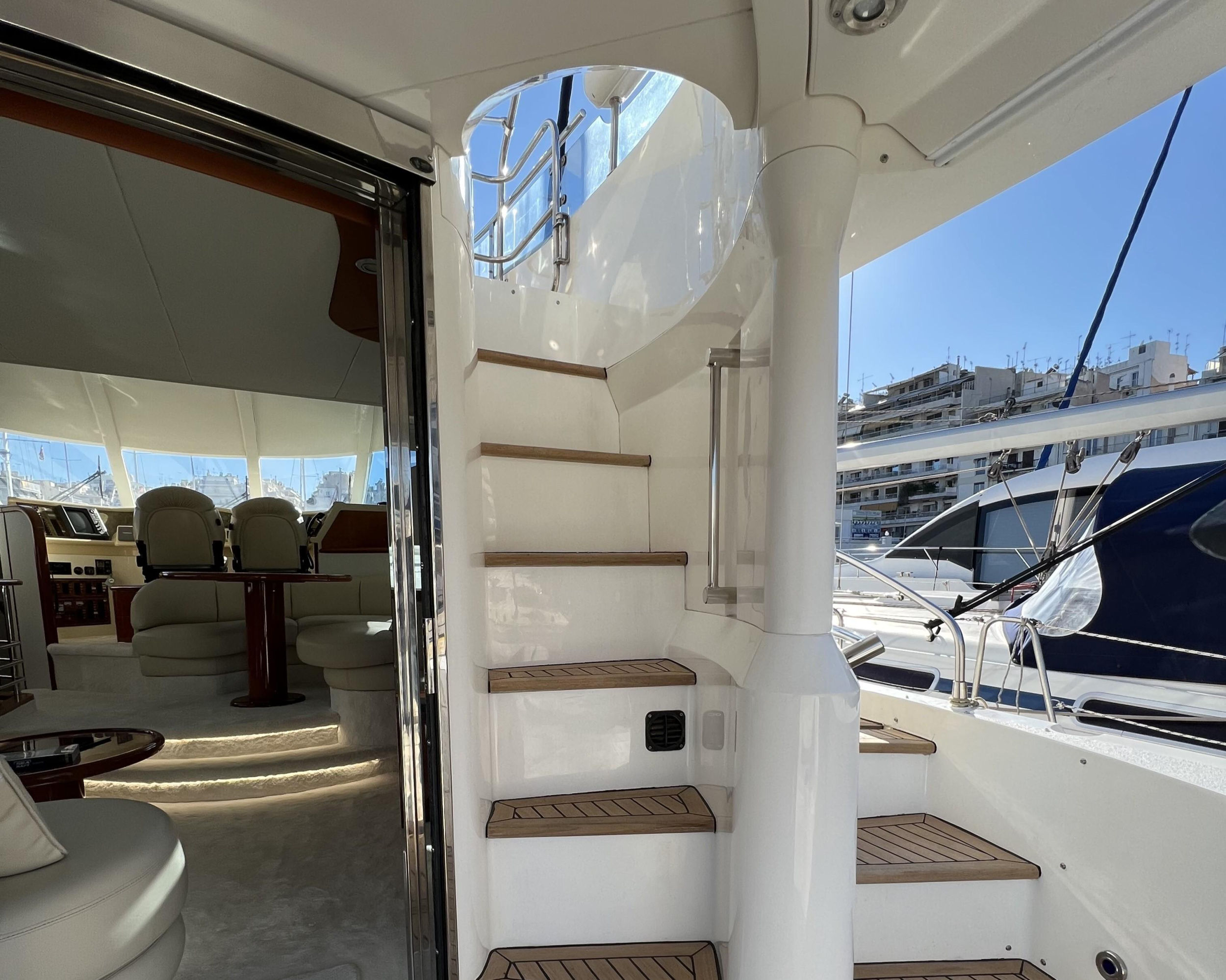 Photo #22 - Fairline Squadron 52 (Bliss) in Athens - 20876