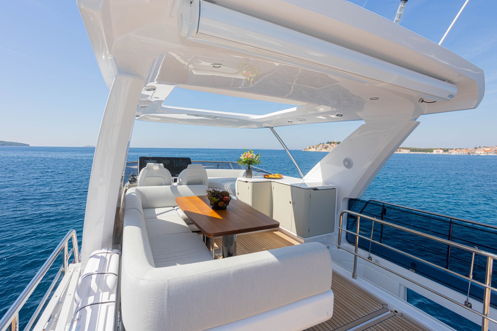 Photo #7 - Azimut 60 (GENESIS) in Primosten - 20909