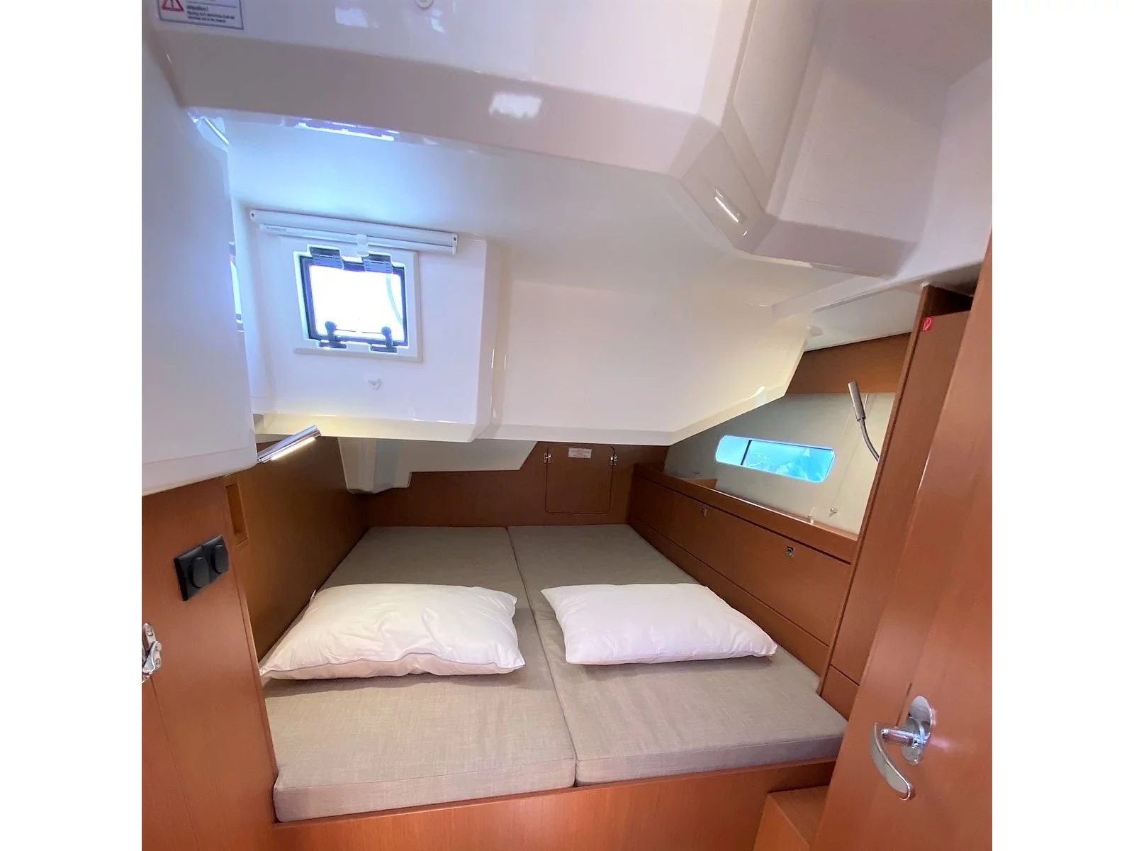Bavaria C46, AC (JASON) Interior image - 2