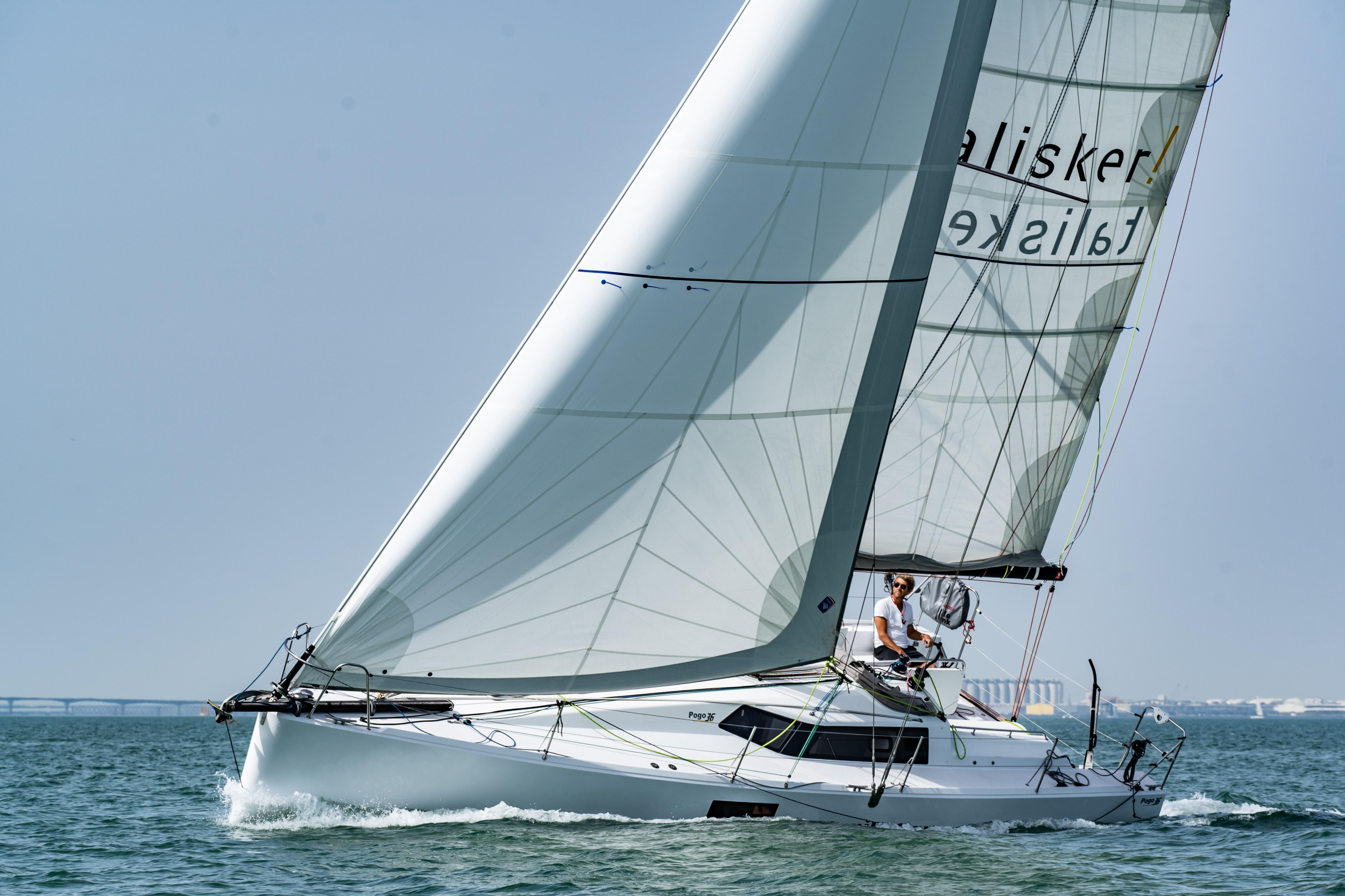 Photo #24 - Pogo 36 (SHOULD I GO) en La Rochelle - 20894