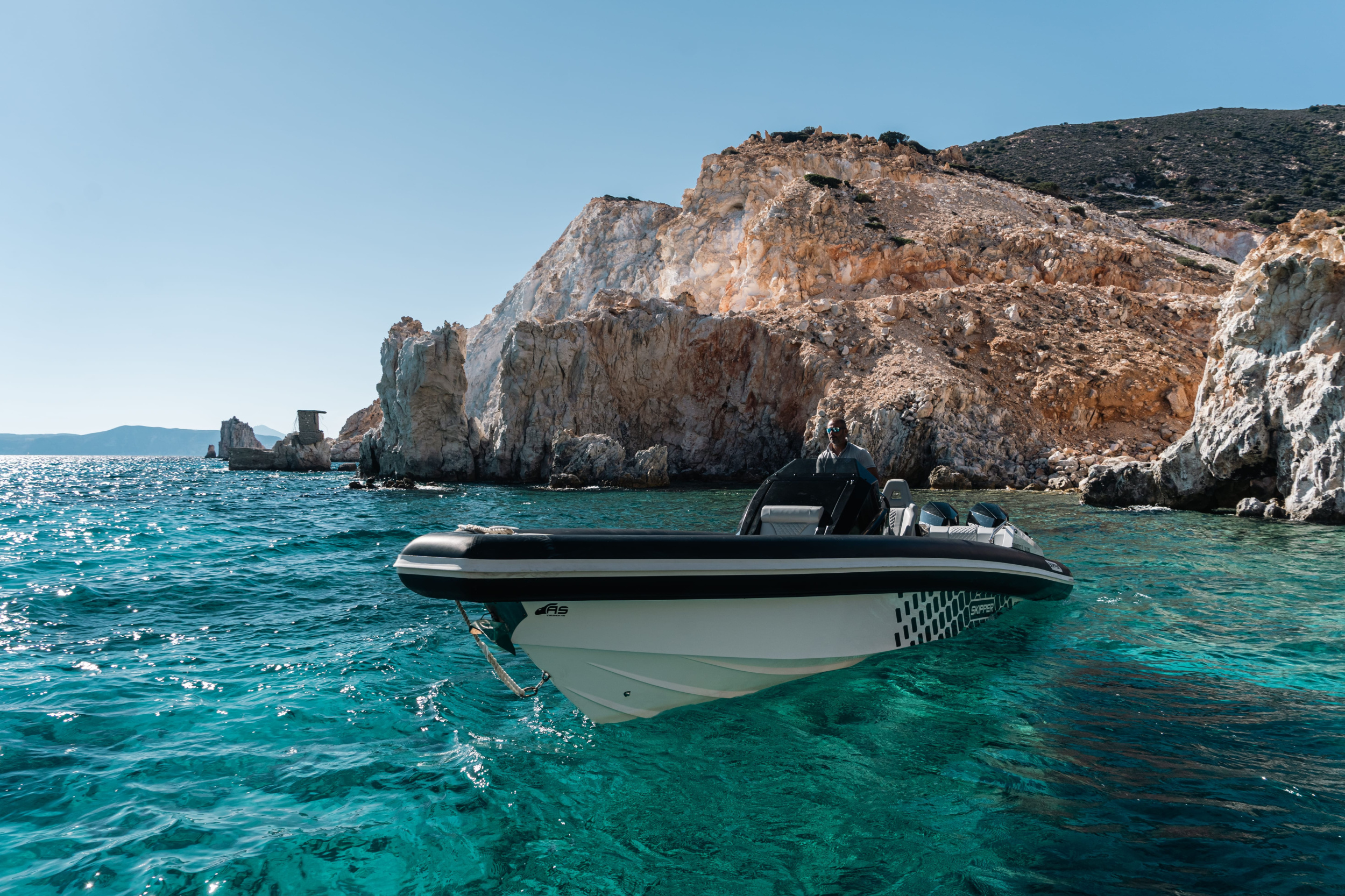 Photo #9 - Skipper-NC-100S-18 (Navigatus IV) en Milos - 19510