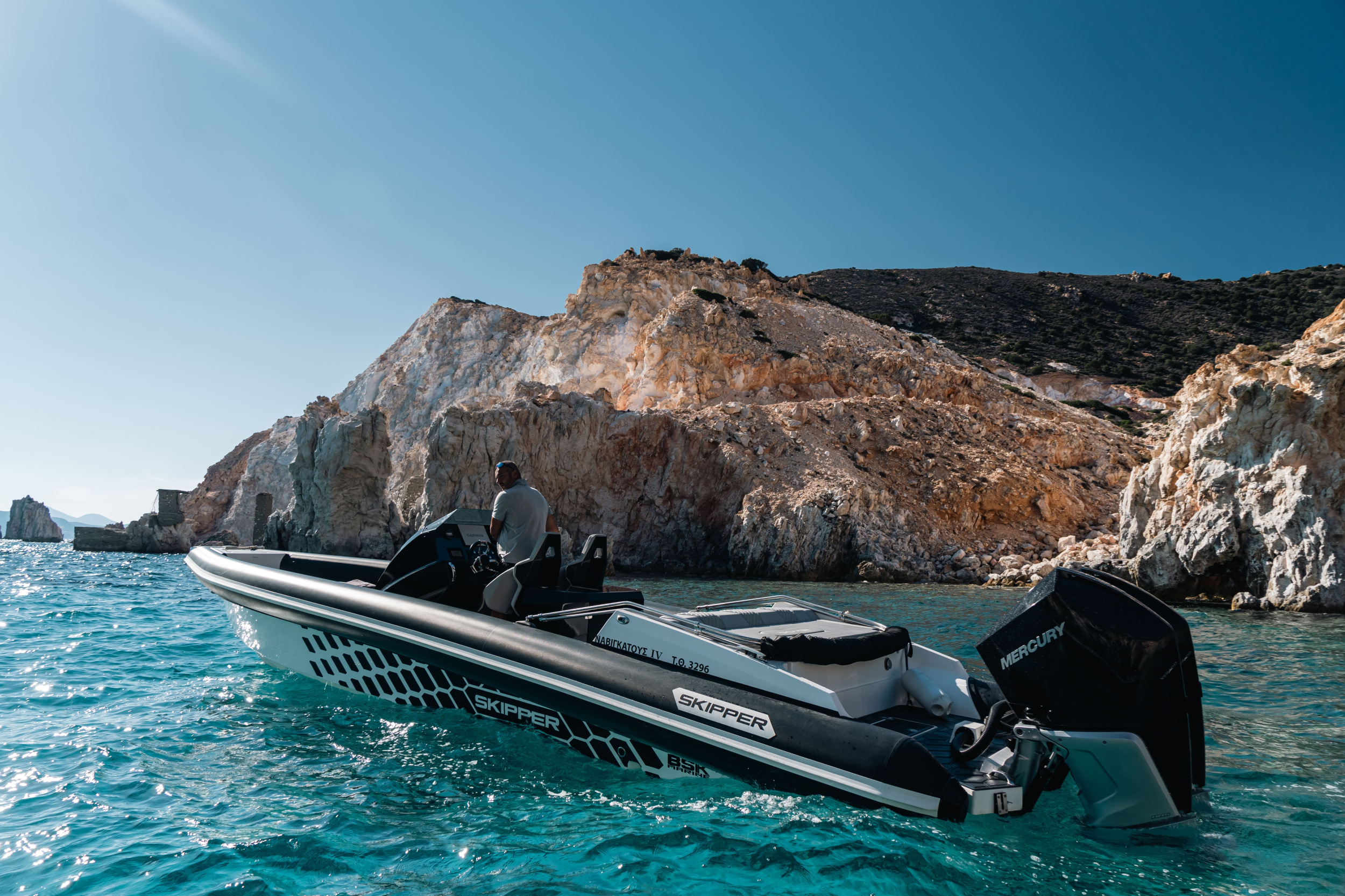 Photo #2 - Skipper-NC-100S-18 (Navigatus IV) en Milos - 19510