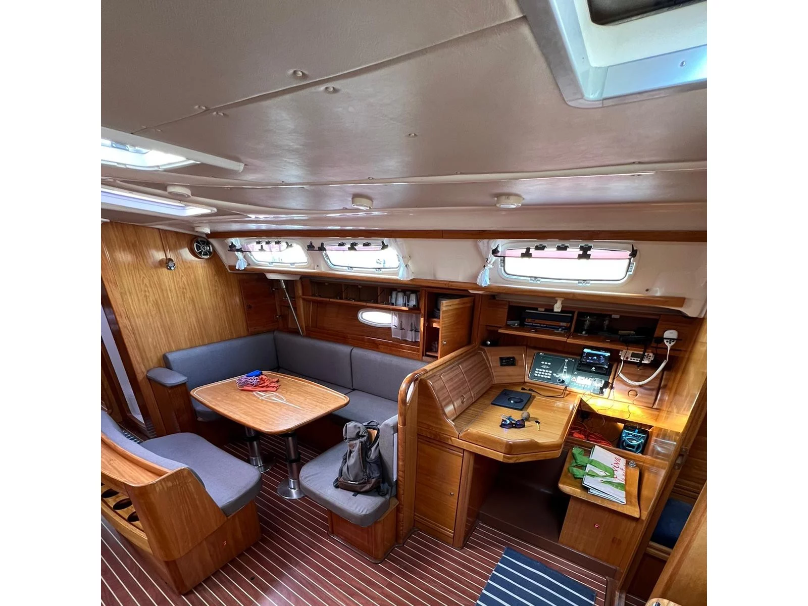 Bavaria 46 Cruiser (Sunrise) Interior image - 1