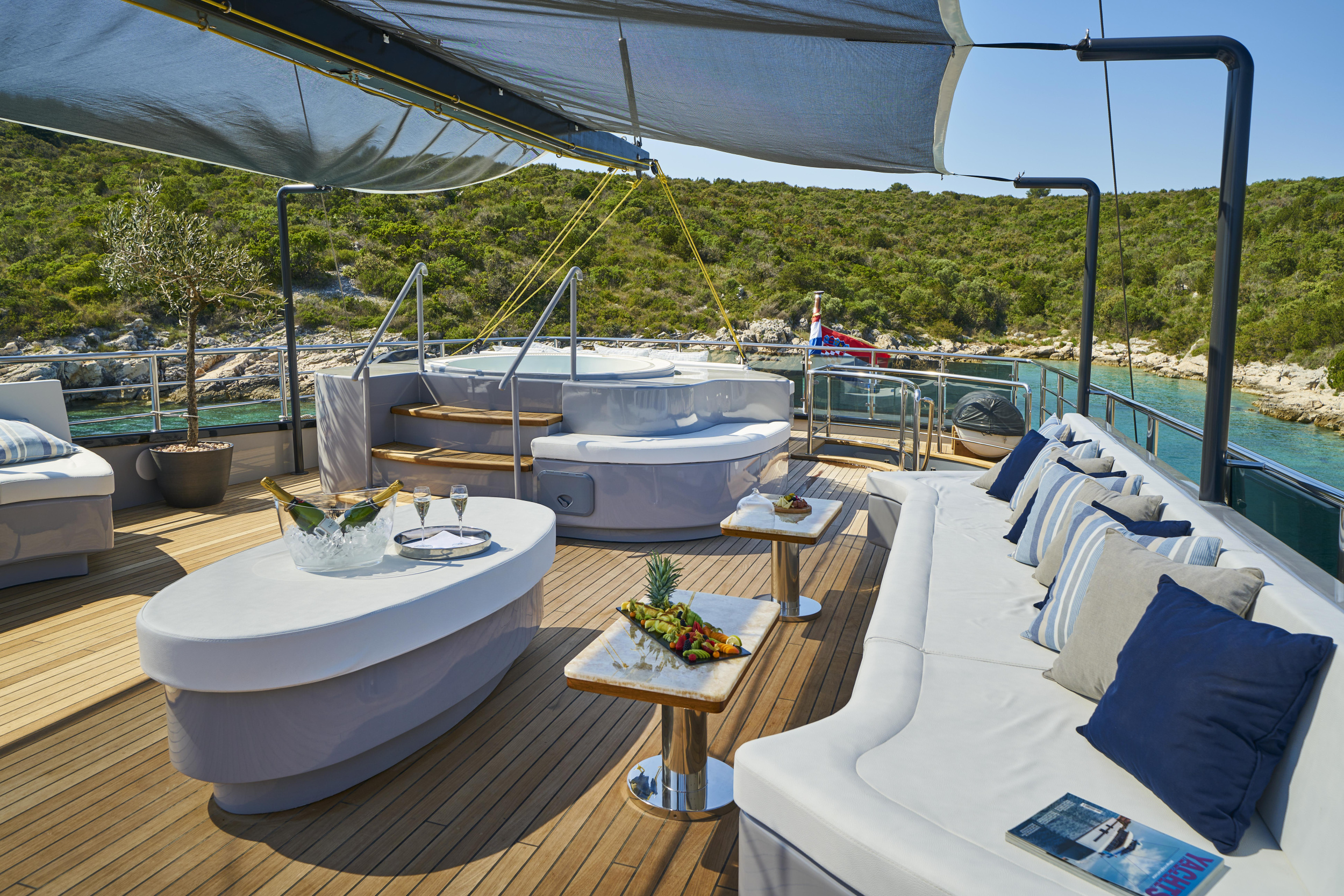 Photo #123 - Luxury Sailing Yacht Rara Avis (Rara Avis) en Split - 8692