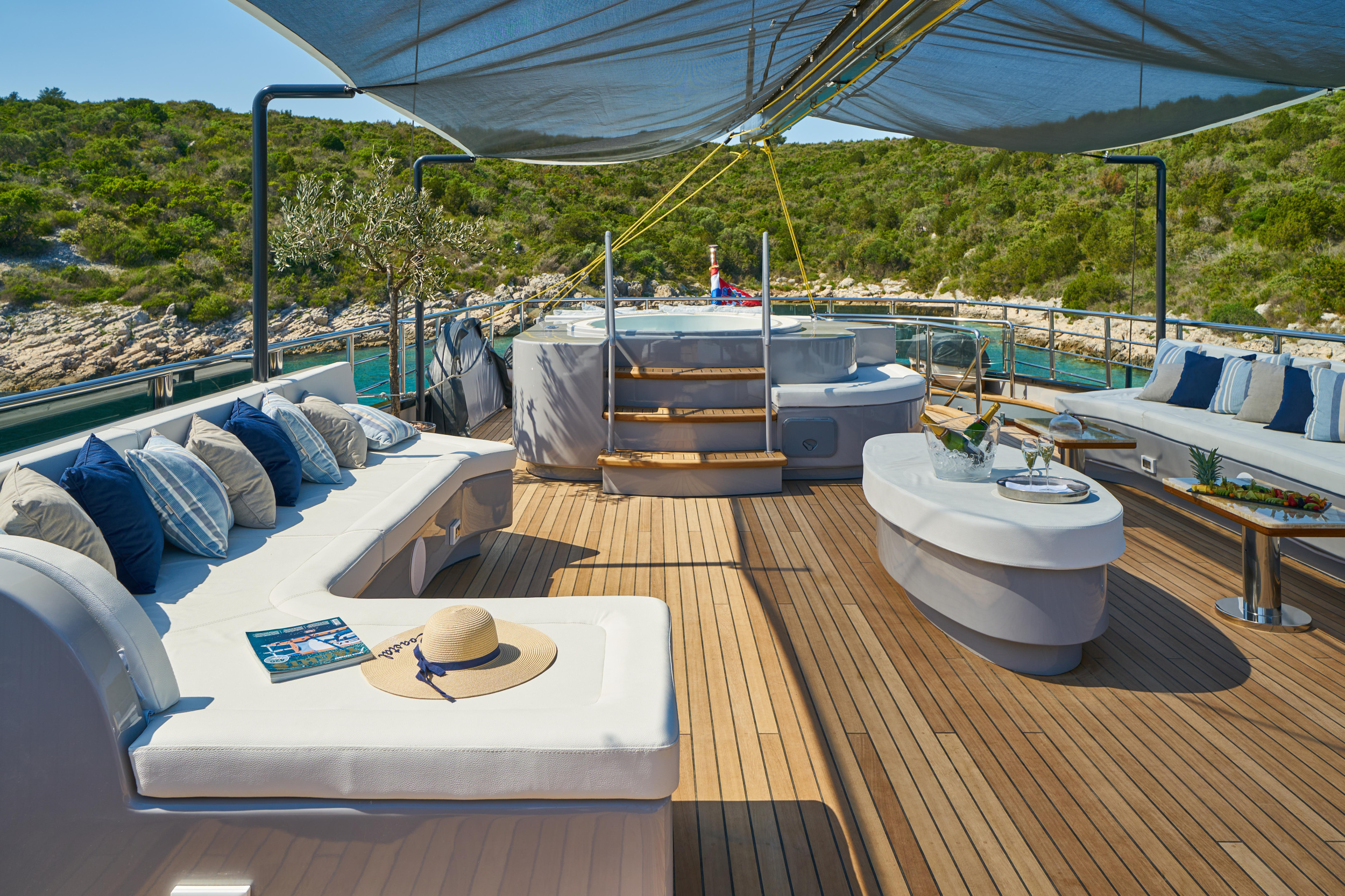 Photo #112 - Luxury Sailing Yacht Rara Avis (Rara Avis) en Split - 8692