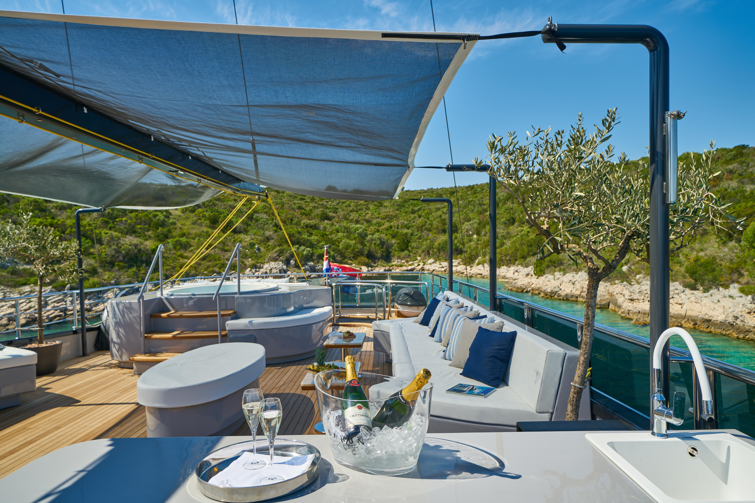 Photo #97 - Luxury Sailing Yacht Rara Avis (Rara Avis) en Split - 8692