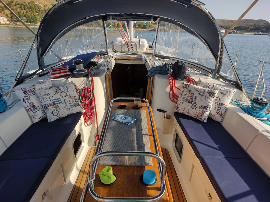 Photo #5 - Sun Odyssey 43 (Perle Noire) in Paros - 20960