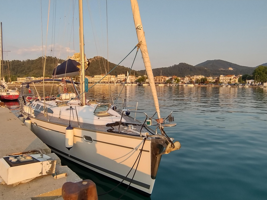 Photo #8 - Sun Odyssey 43 (Perle Noire) in Paros - 20960