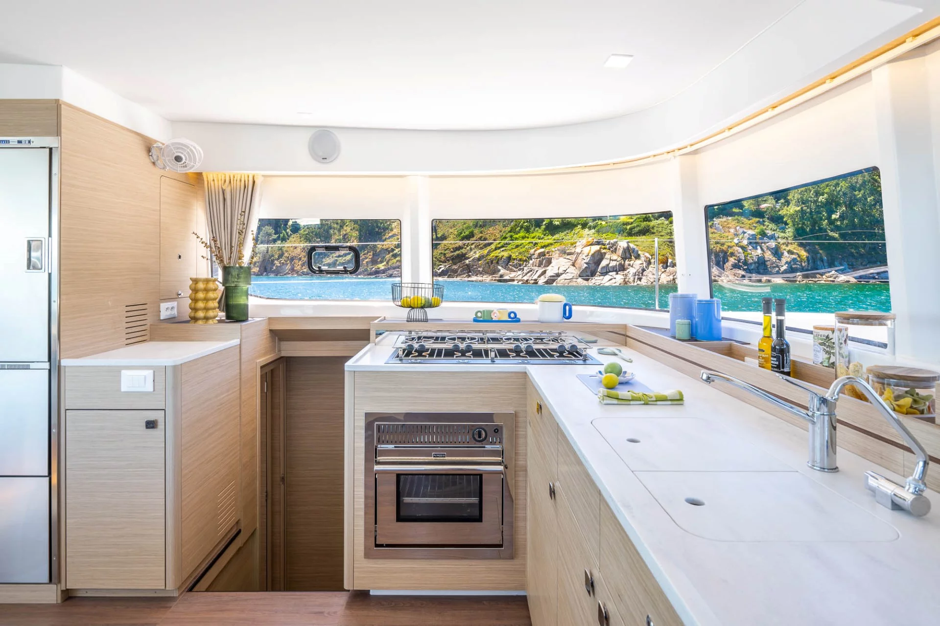 Lagoon 43 (WHITE PEARL)  - 17