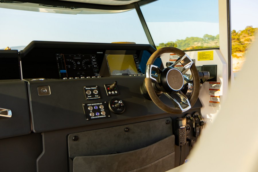 Photo #58 - Axopar 37 XC Cross Cabin (MY CHARACTER) in Kalyvia Thorikou - 19764