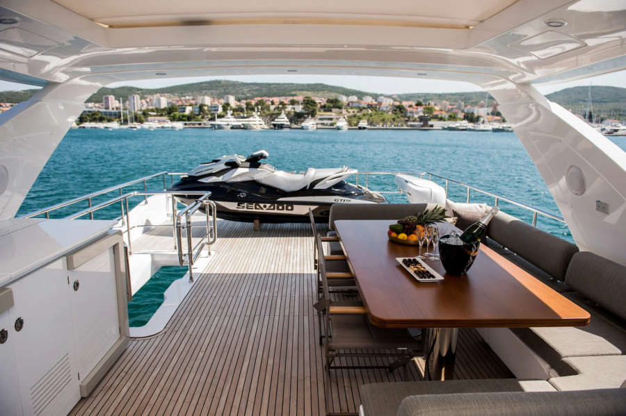 Photo #13 - Azimut 72 Fly (Alyss) in Drage - 21016