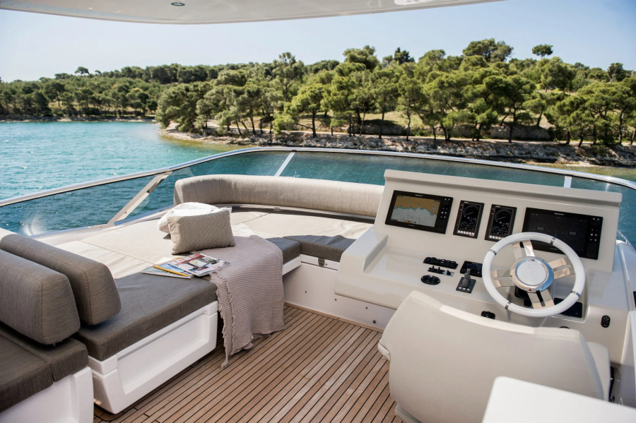 Photo #20 - Azimut 72 Fly (Alyss) in Drage - 21016