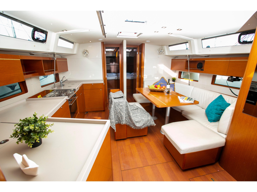 Photo #12 - Beneteau Oceanis 46.1 (Kos 46.3) in Volos - 16991