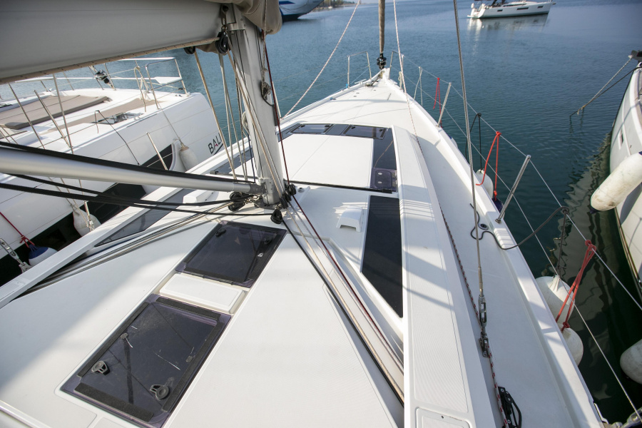 Photo #13 - Beneteau Oceanis 46.1 (Kos 46.3) in Volos - 16991