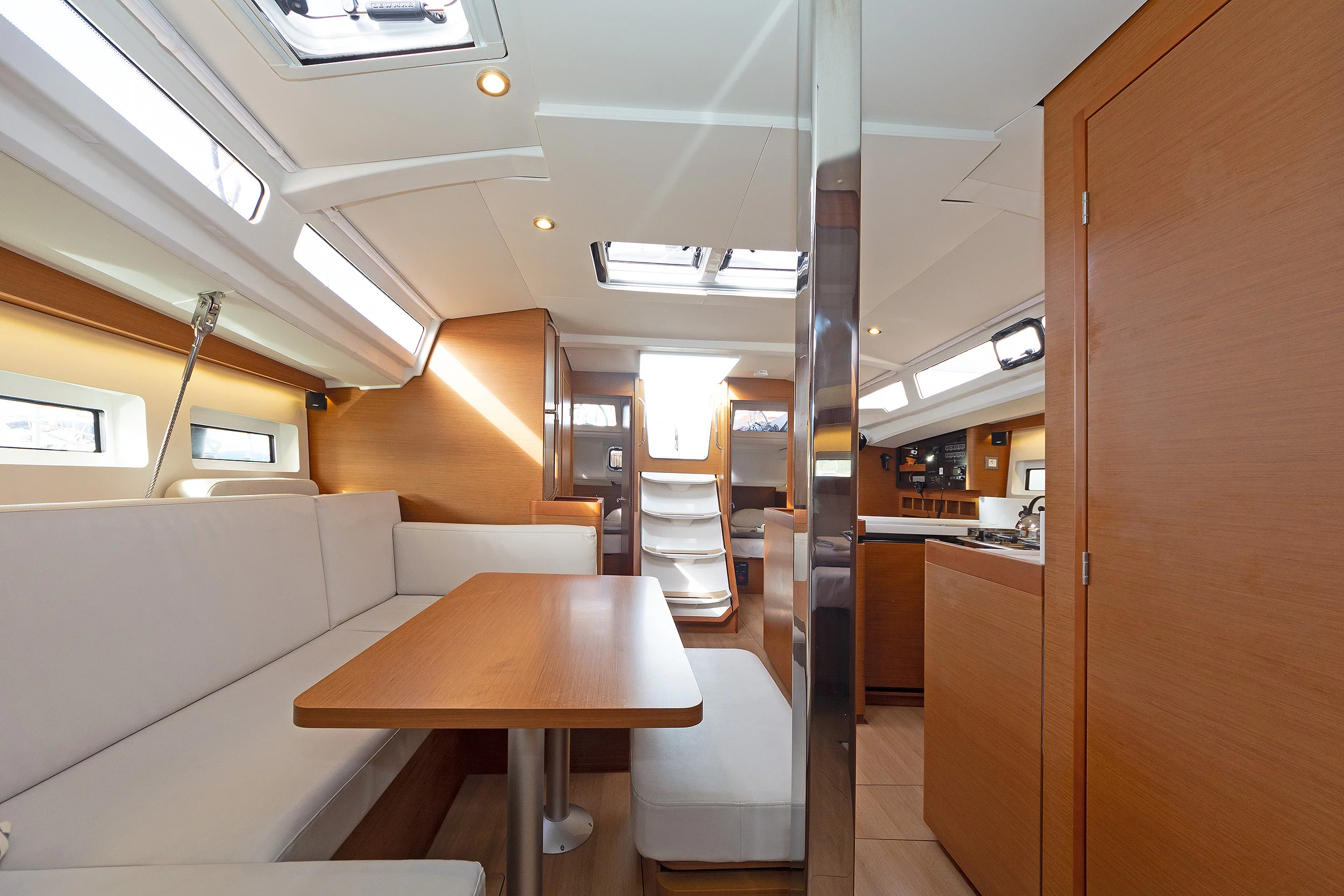 Sun Odyssey 440 (Jolly Roger)  - 3