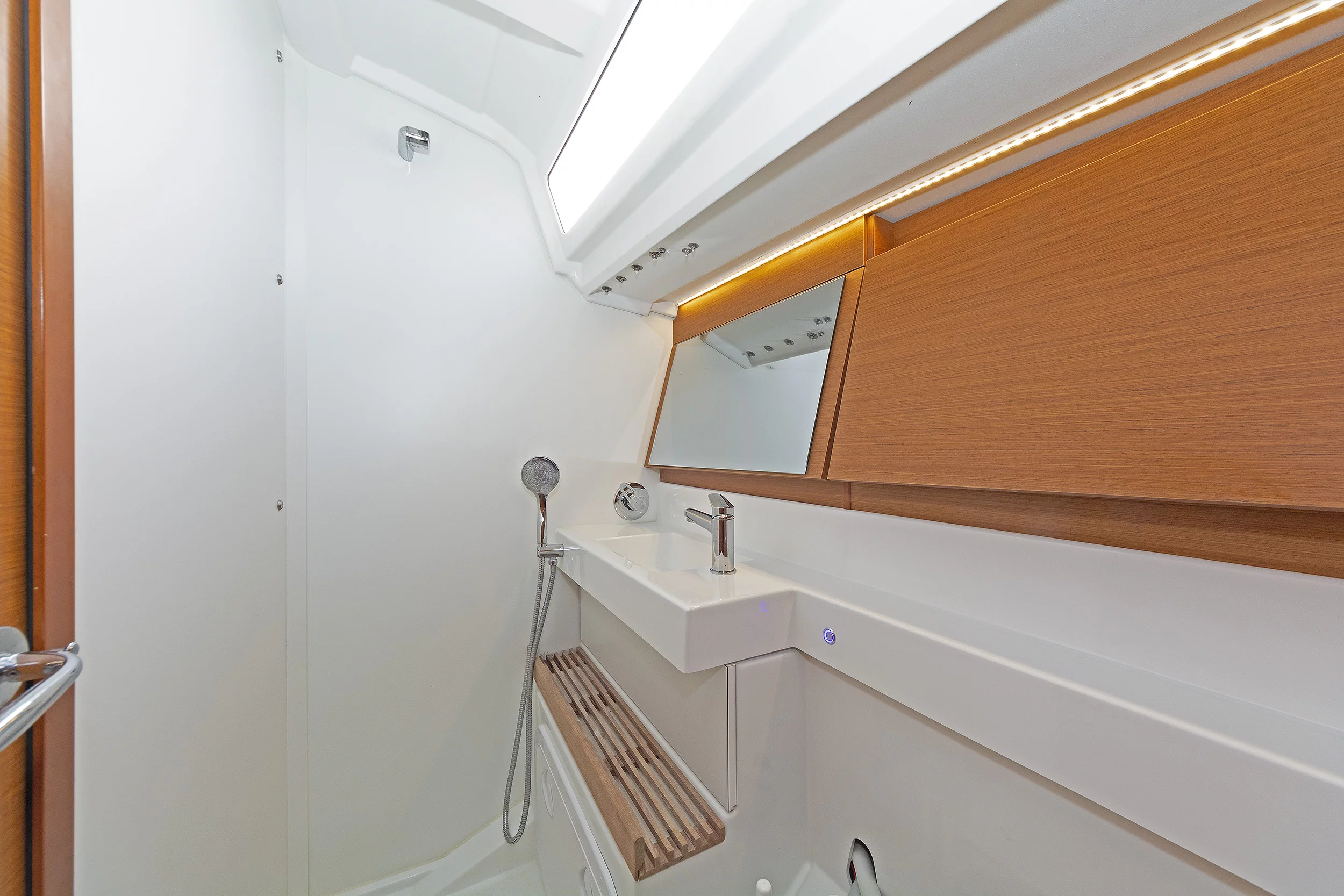 Sun Odyssey 440 (Jolly Roger)  - 5