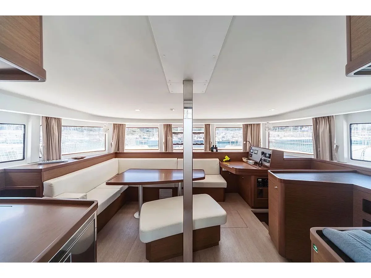 Lagoon 42 (Frangy) Interior image - 4
